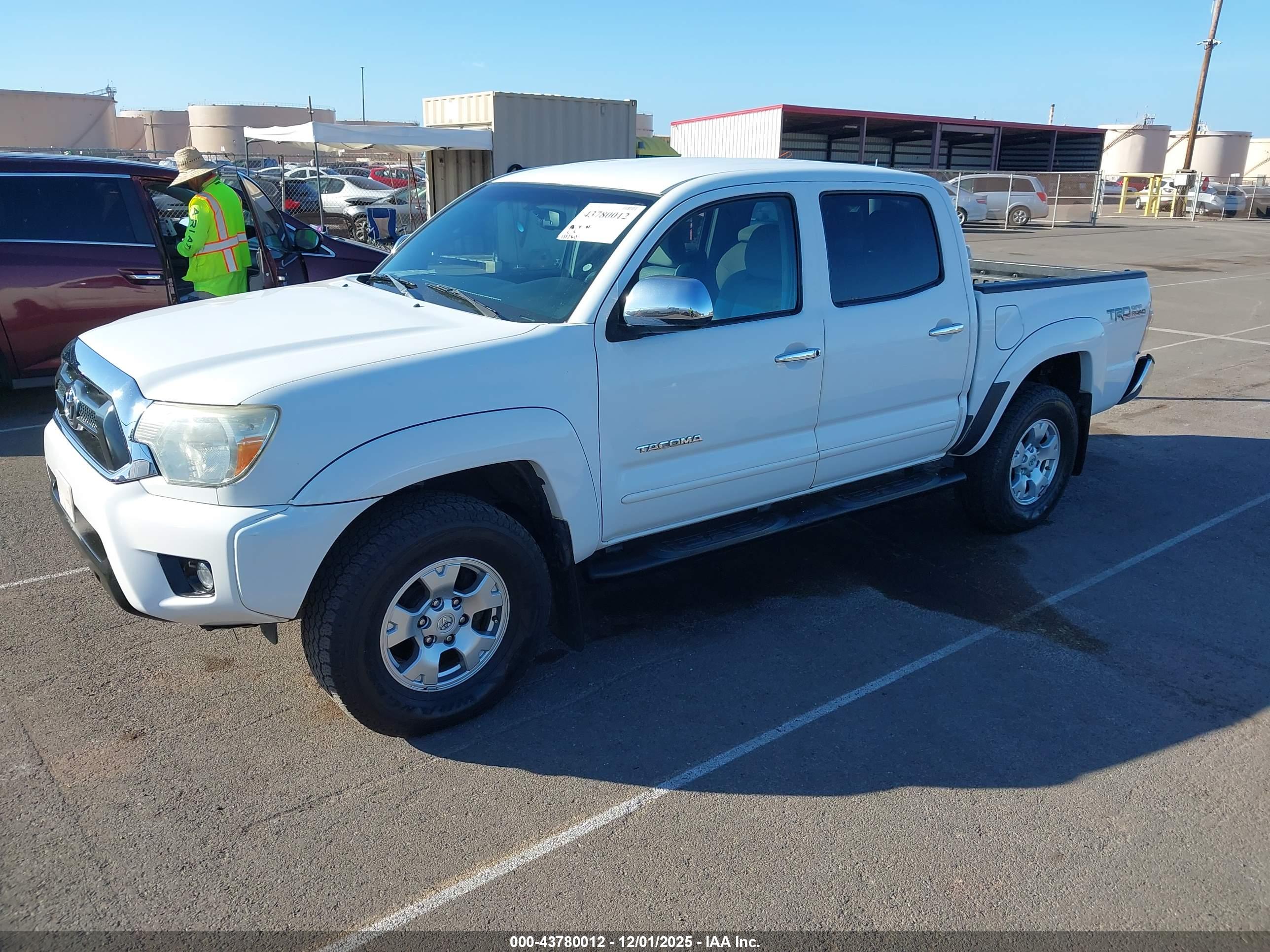 TOYOTA TACOMA image 2