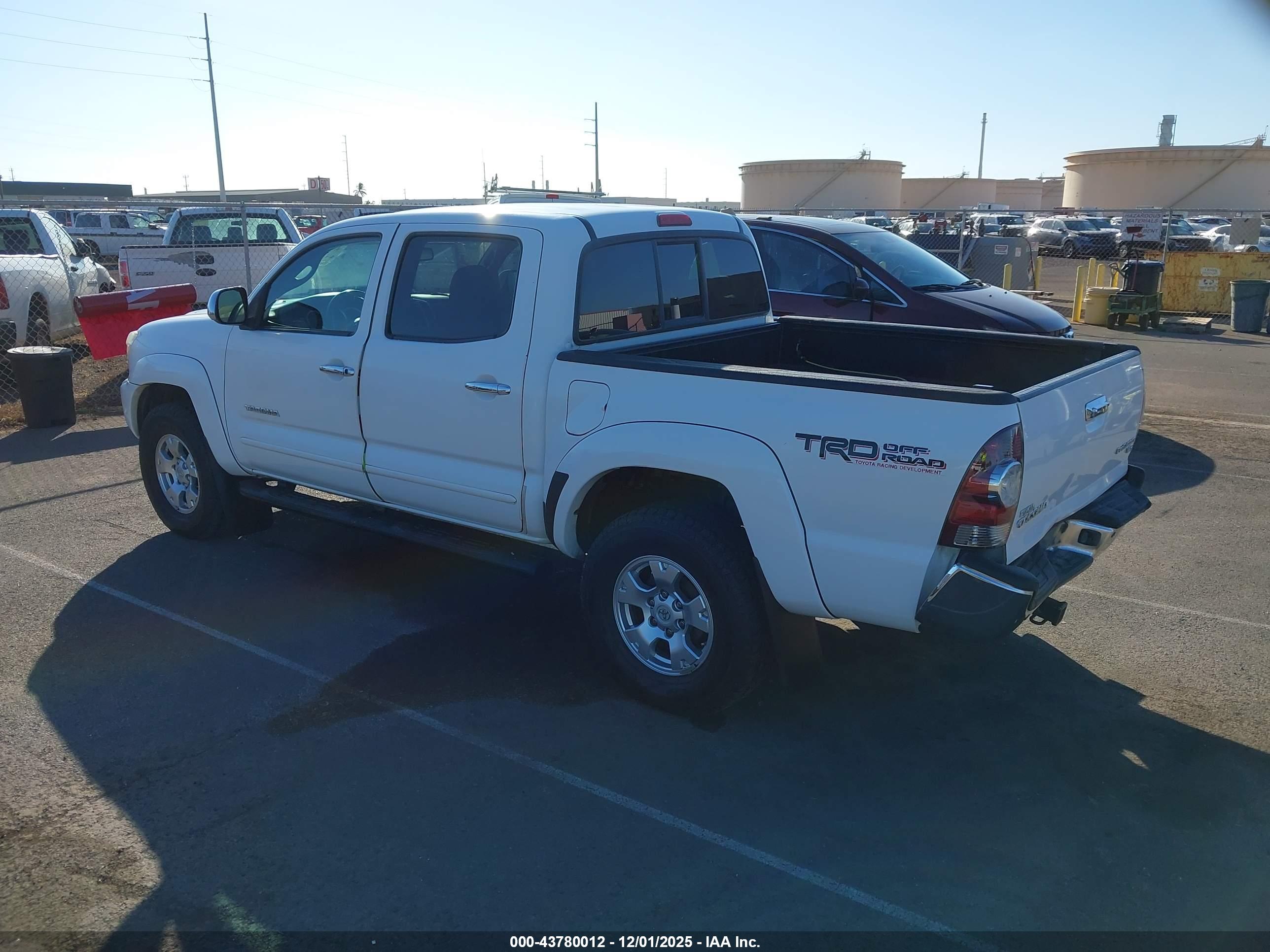 TOYOTA TACOMA image 3