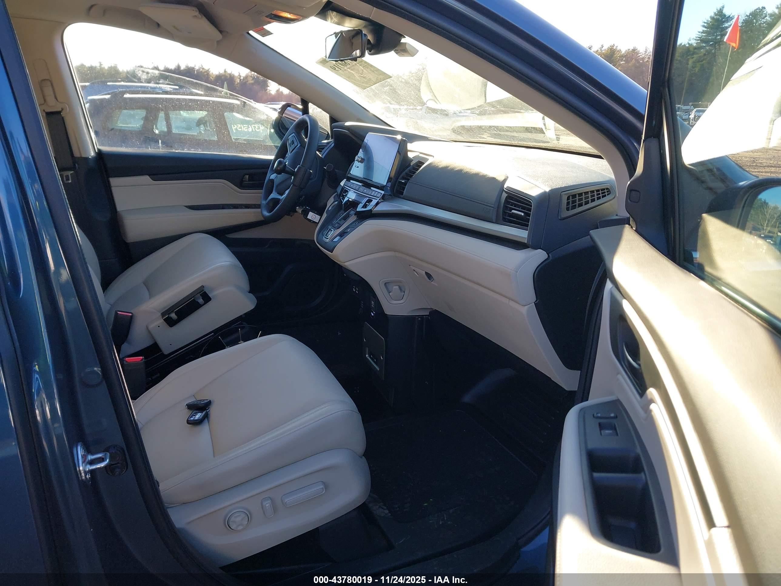 HONDA ODYSSEY image 5