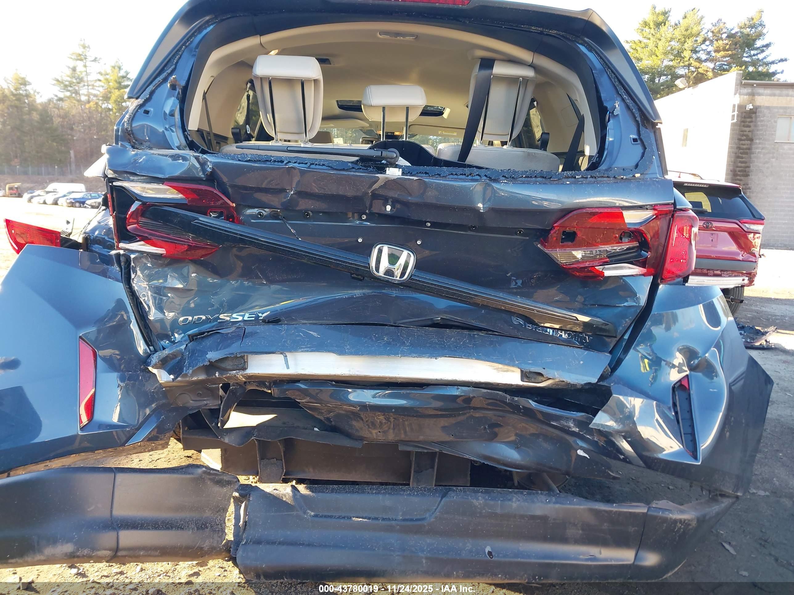 HONDA ODYSSEY image 6
