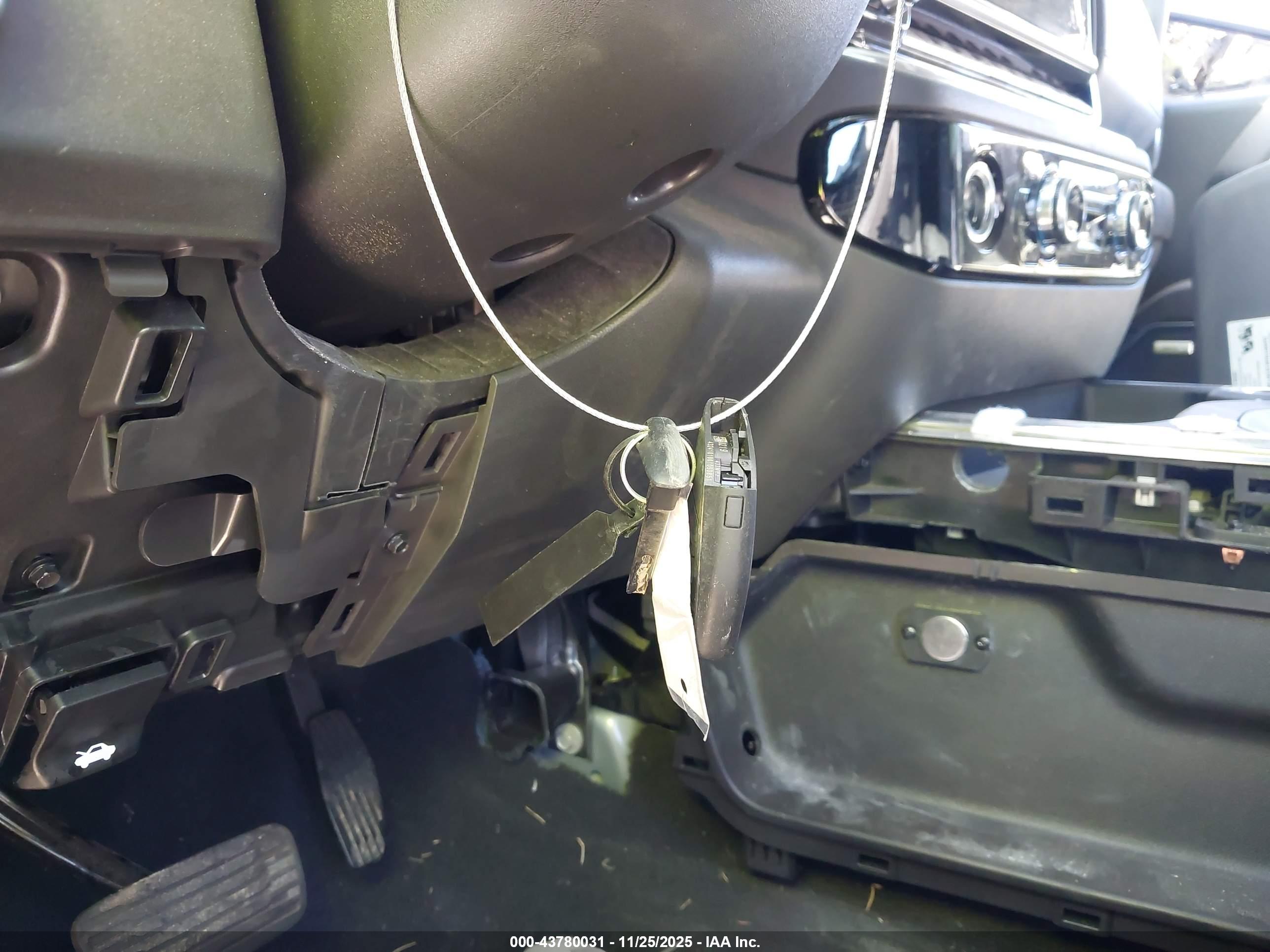 GMC SIERRA image 11