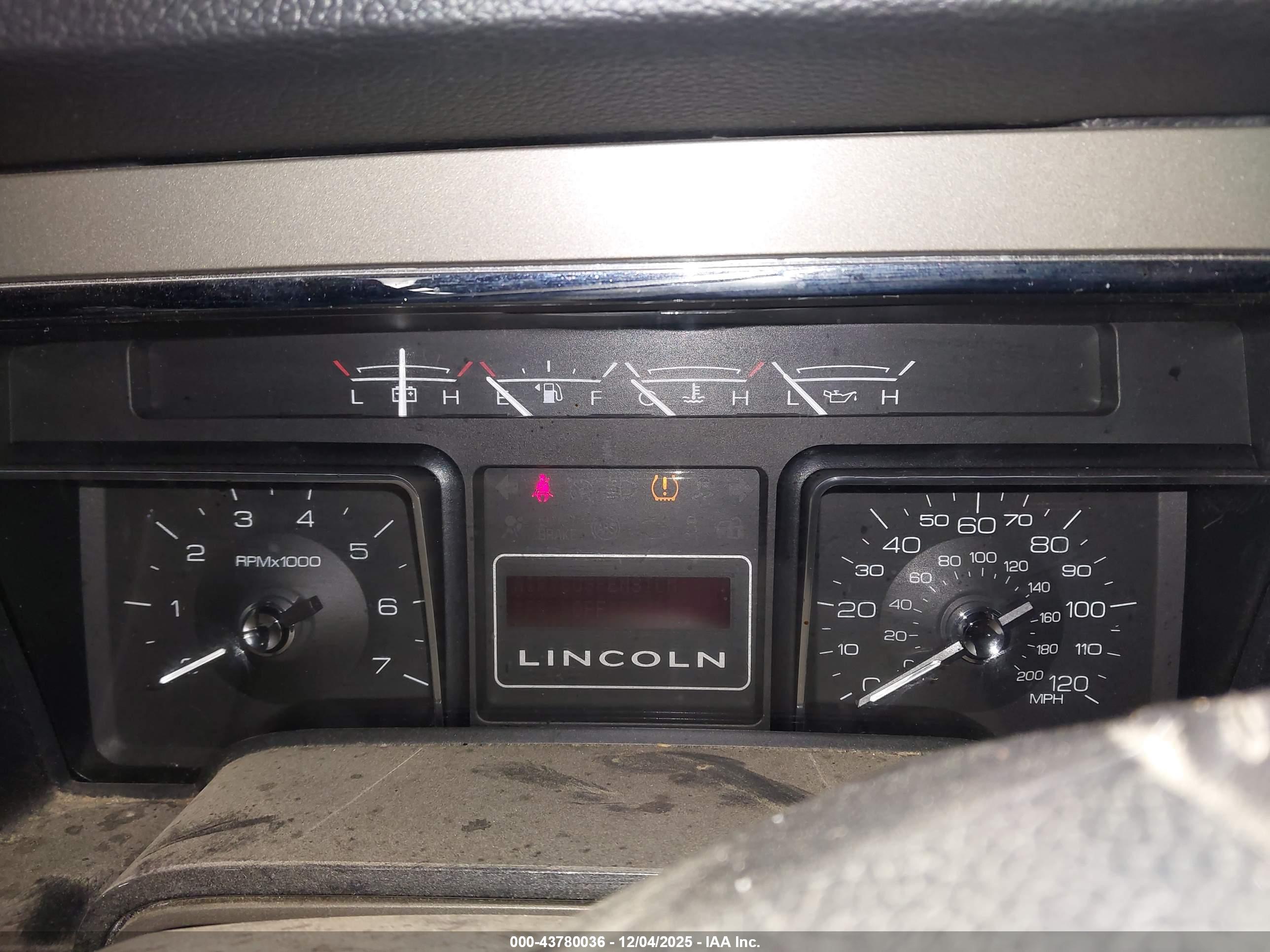 LINCOLN NAVIGATOR image 7