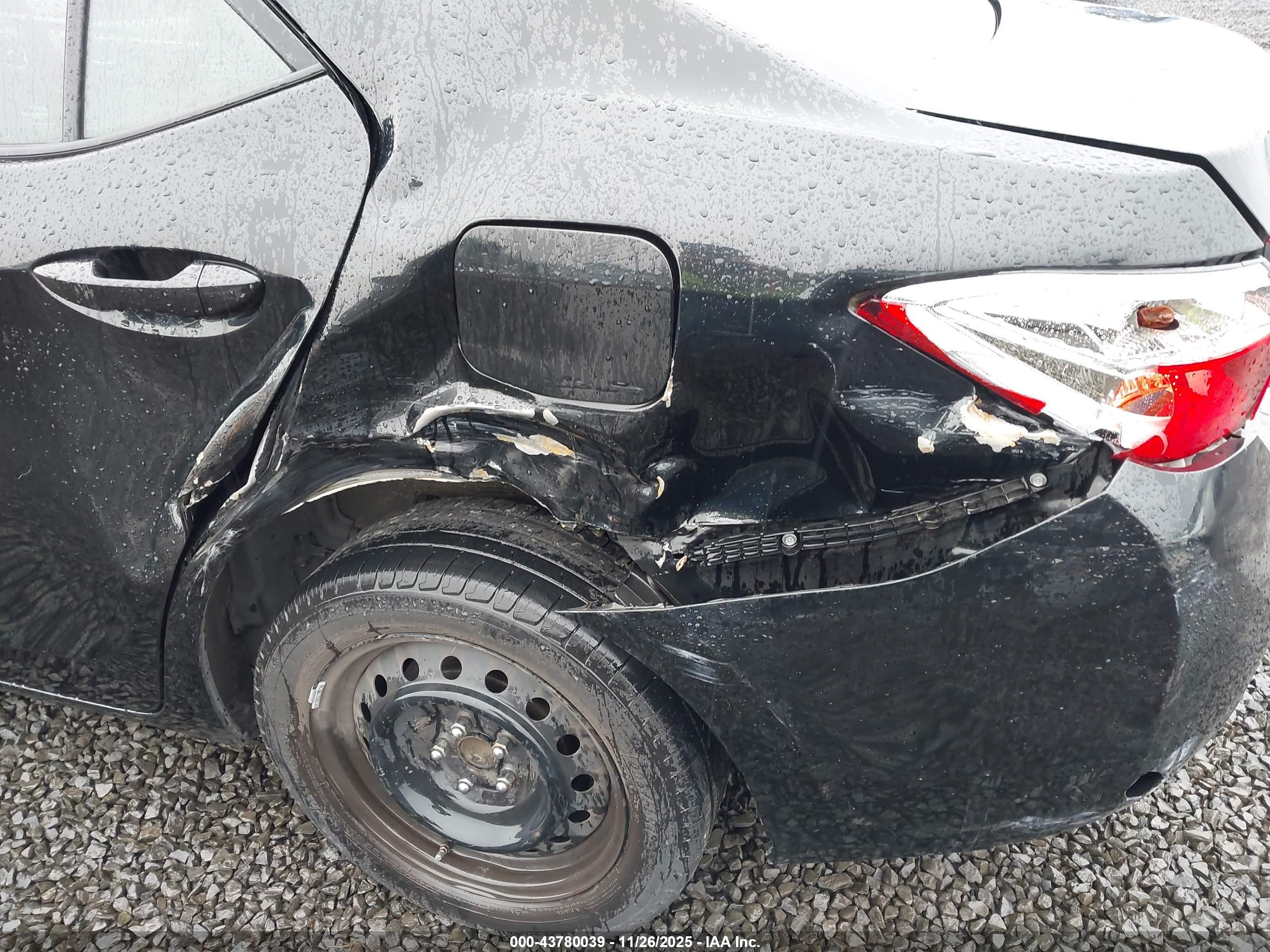 TOYOTA COROLLA image 6