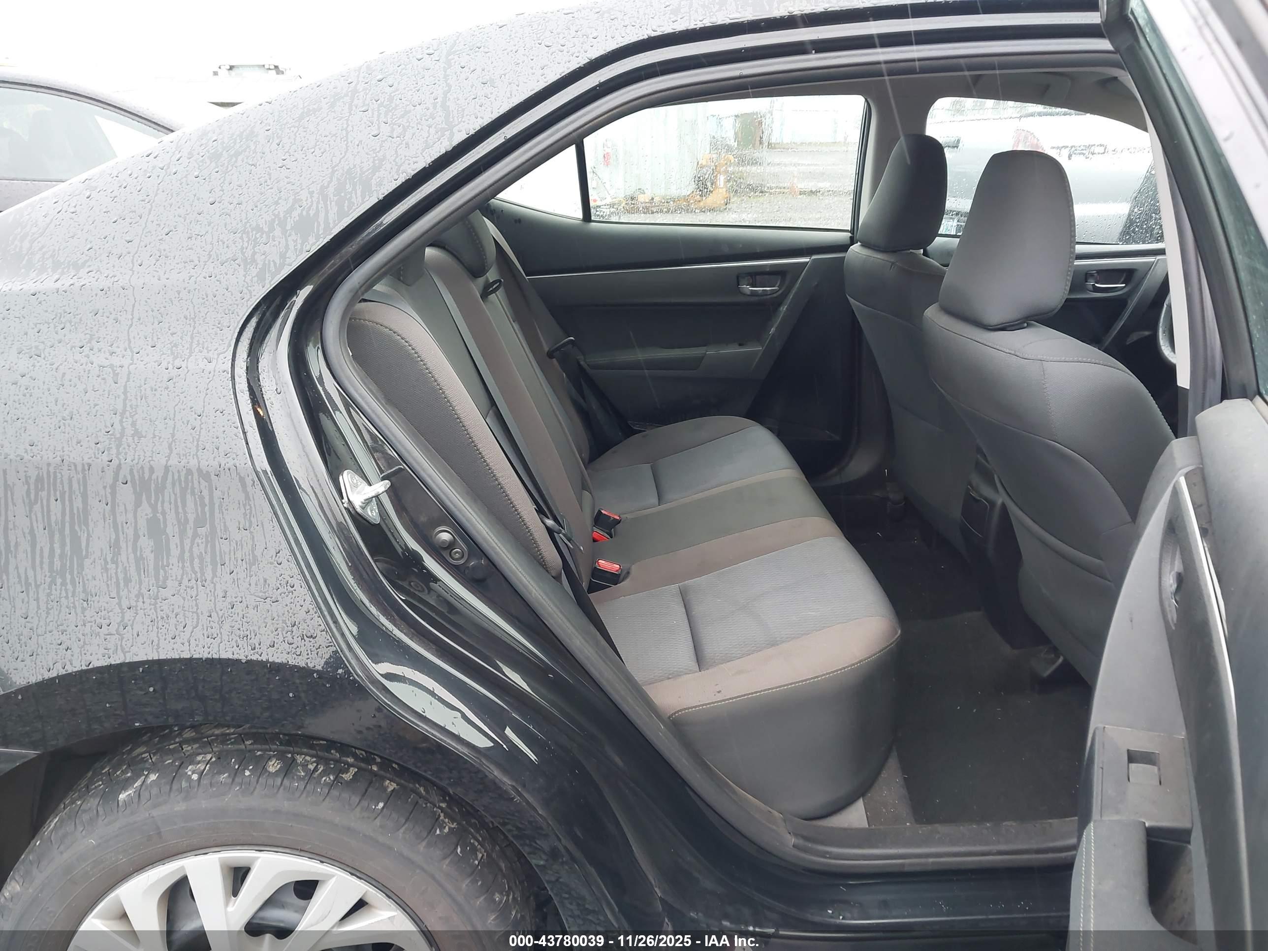 TOYOTA COROLLA image 8