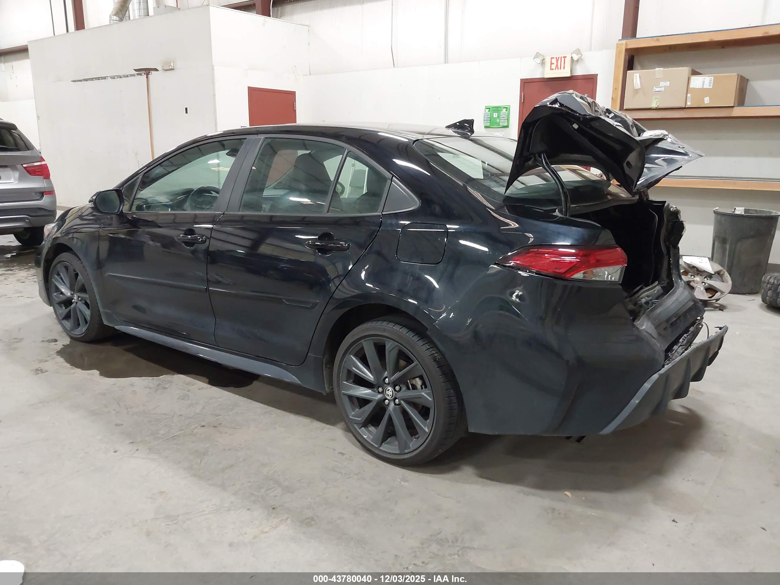 TOYOTA COROLLA image 3
