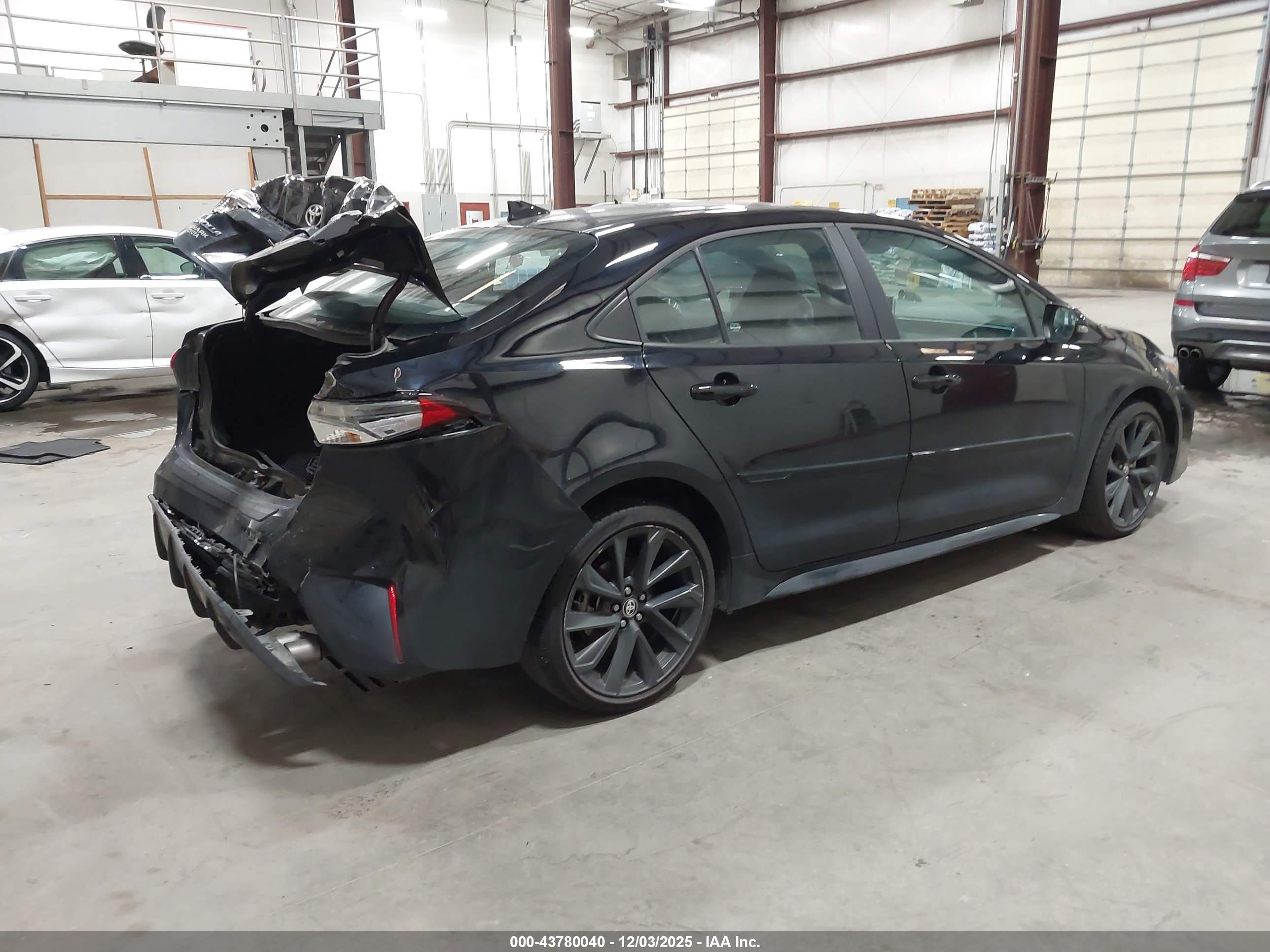 TOYOTA COROLLA image 4