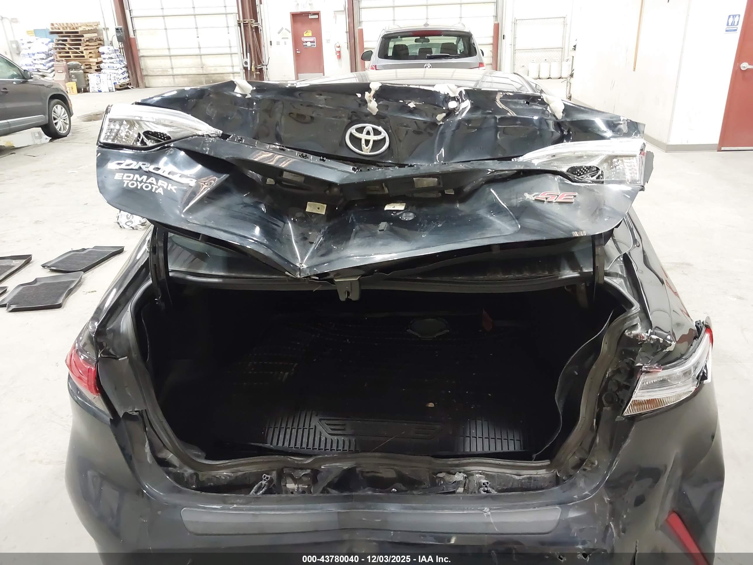 TOYOTA COROLLA image 6