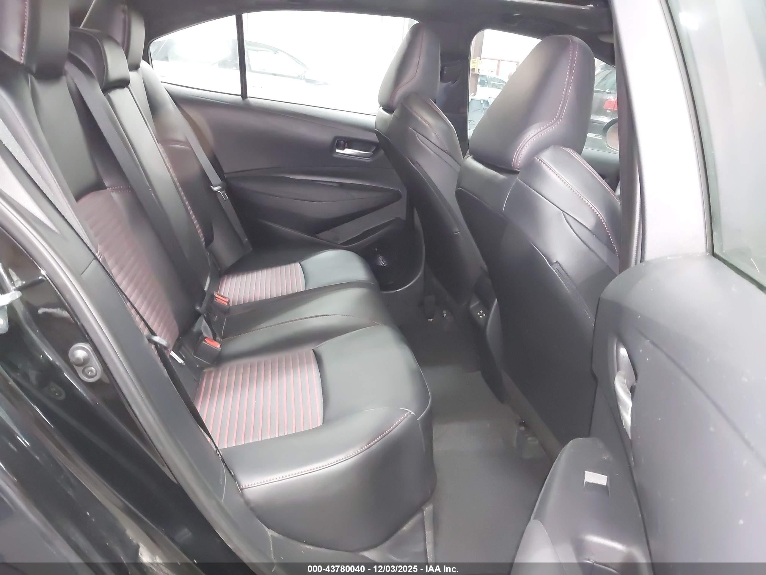 TOYOTA COROLLA image 8