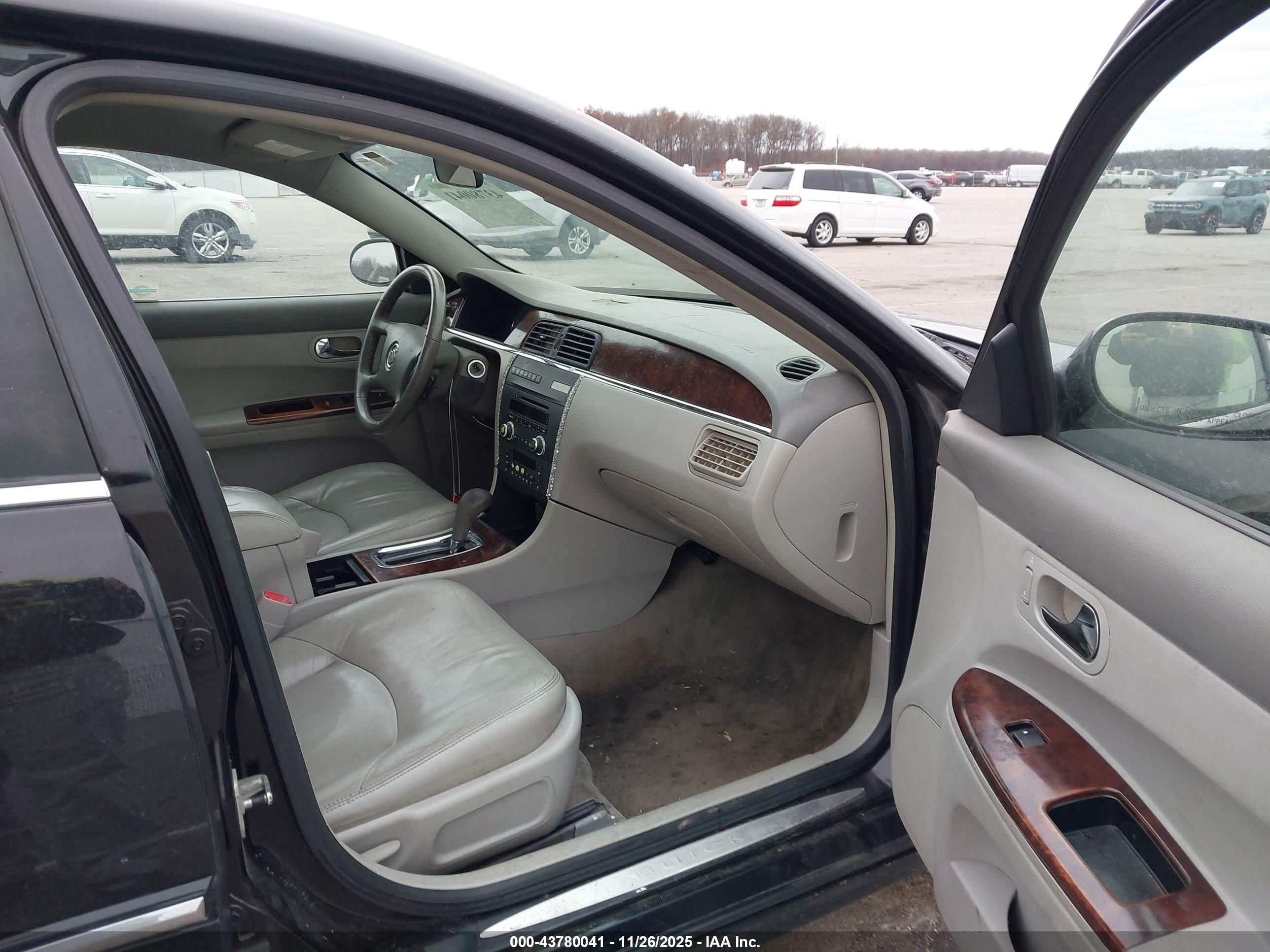 BUICK LACROSSE image 5
