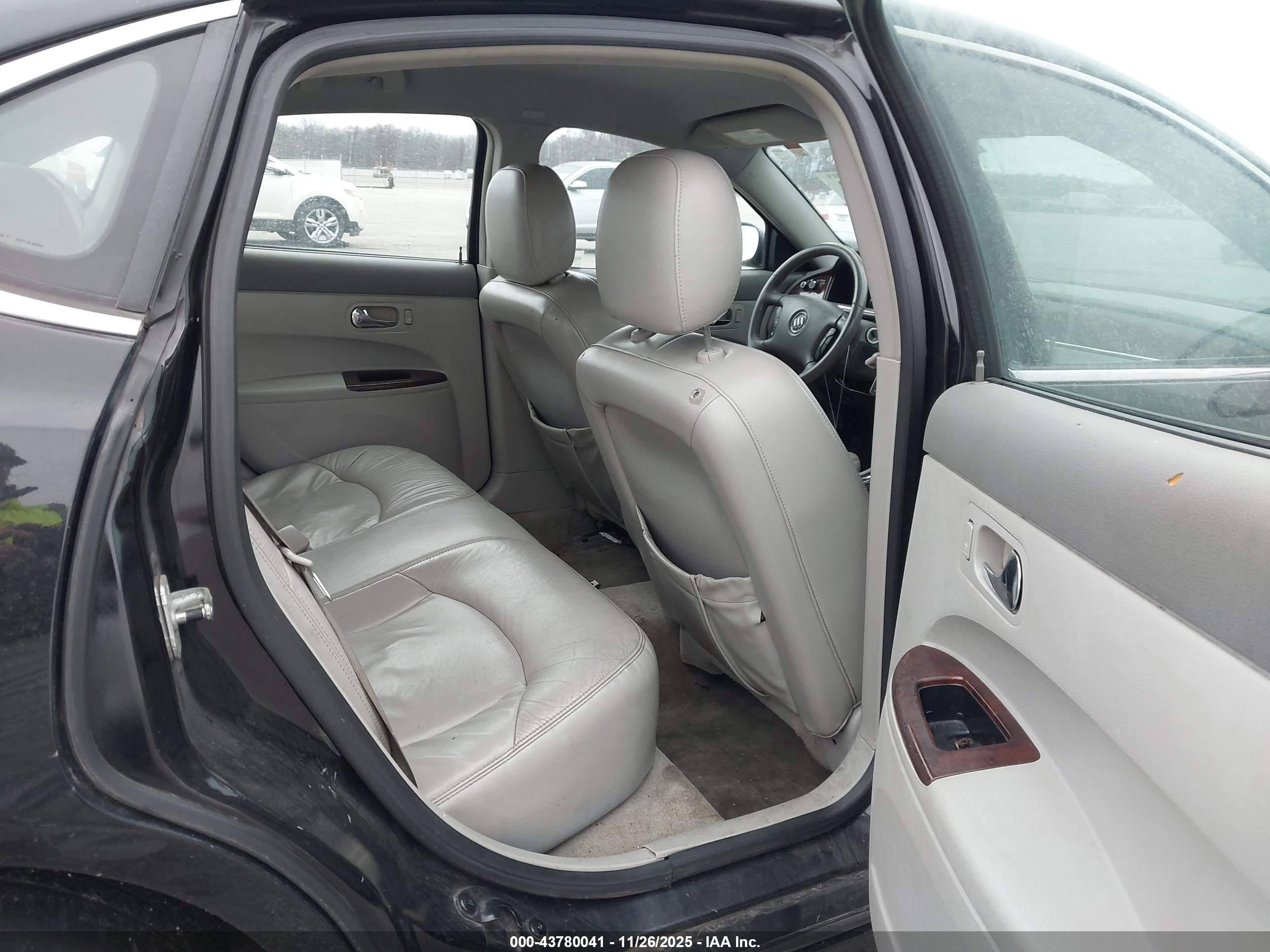 BUICK LACROSSE image 8