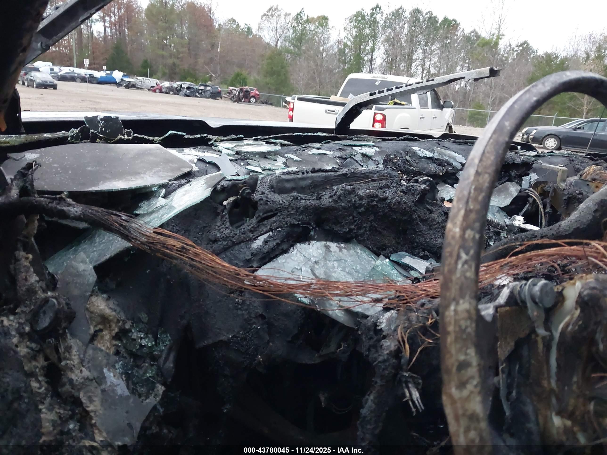 CHEVROLET SILVERADO image 7