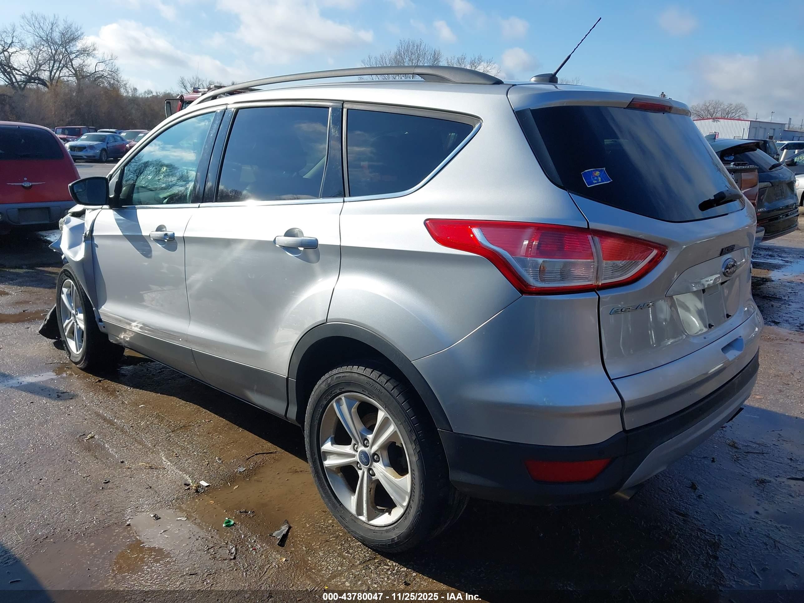 FORD ESCAPE image 3
