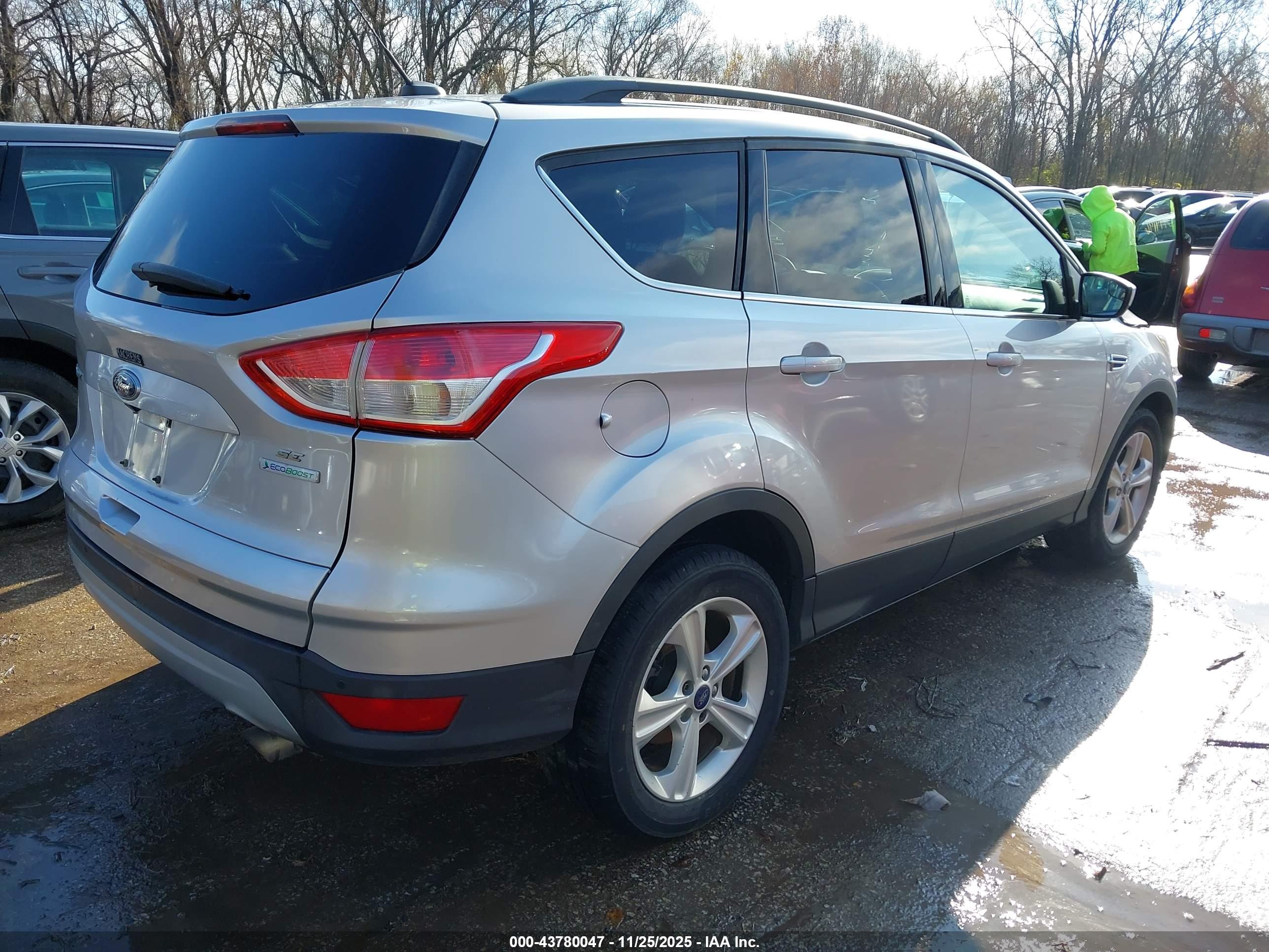 FORD ESCAPE image 4