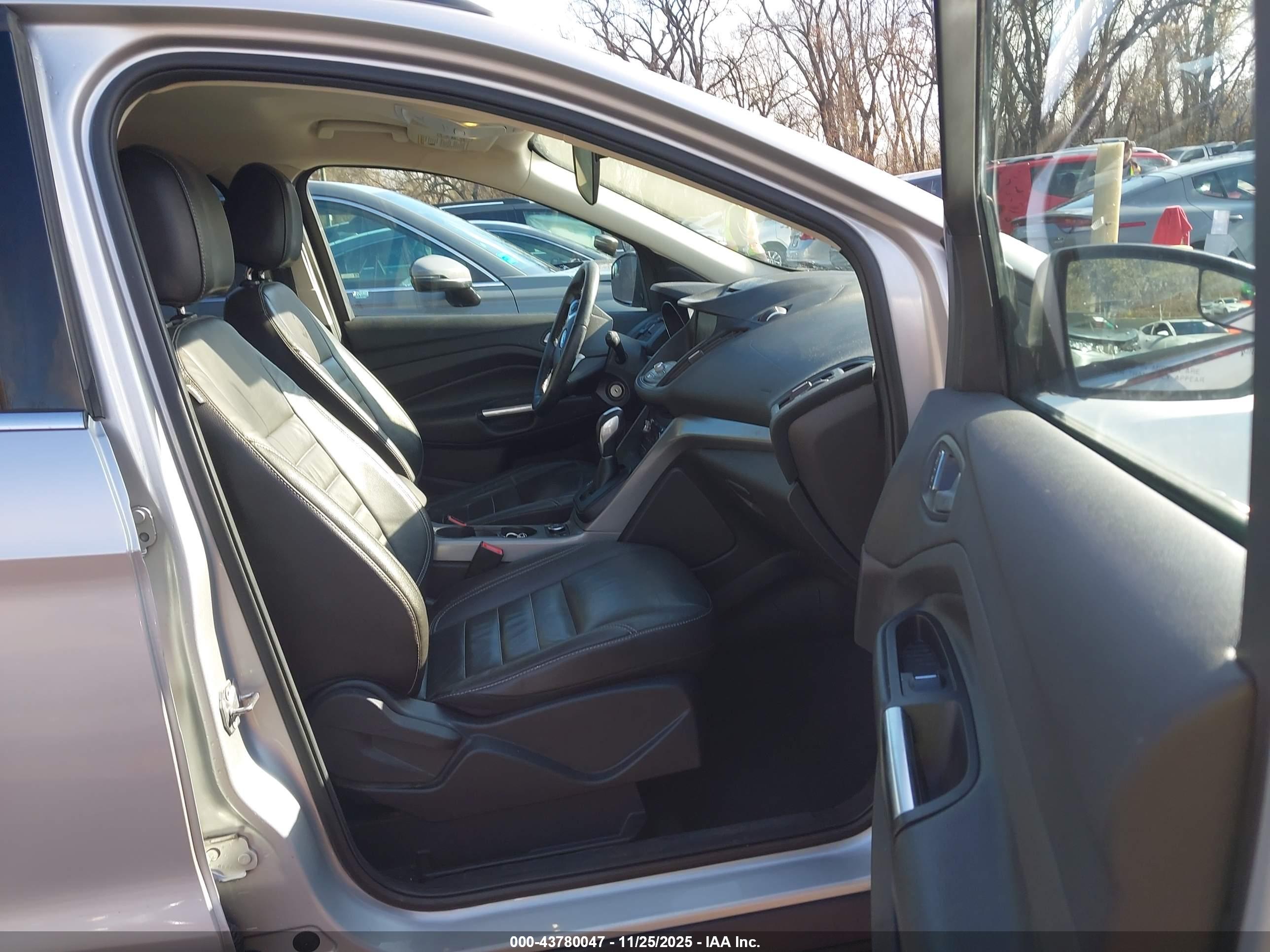 FORD ESCAPE image 5