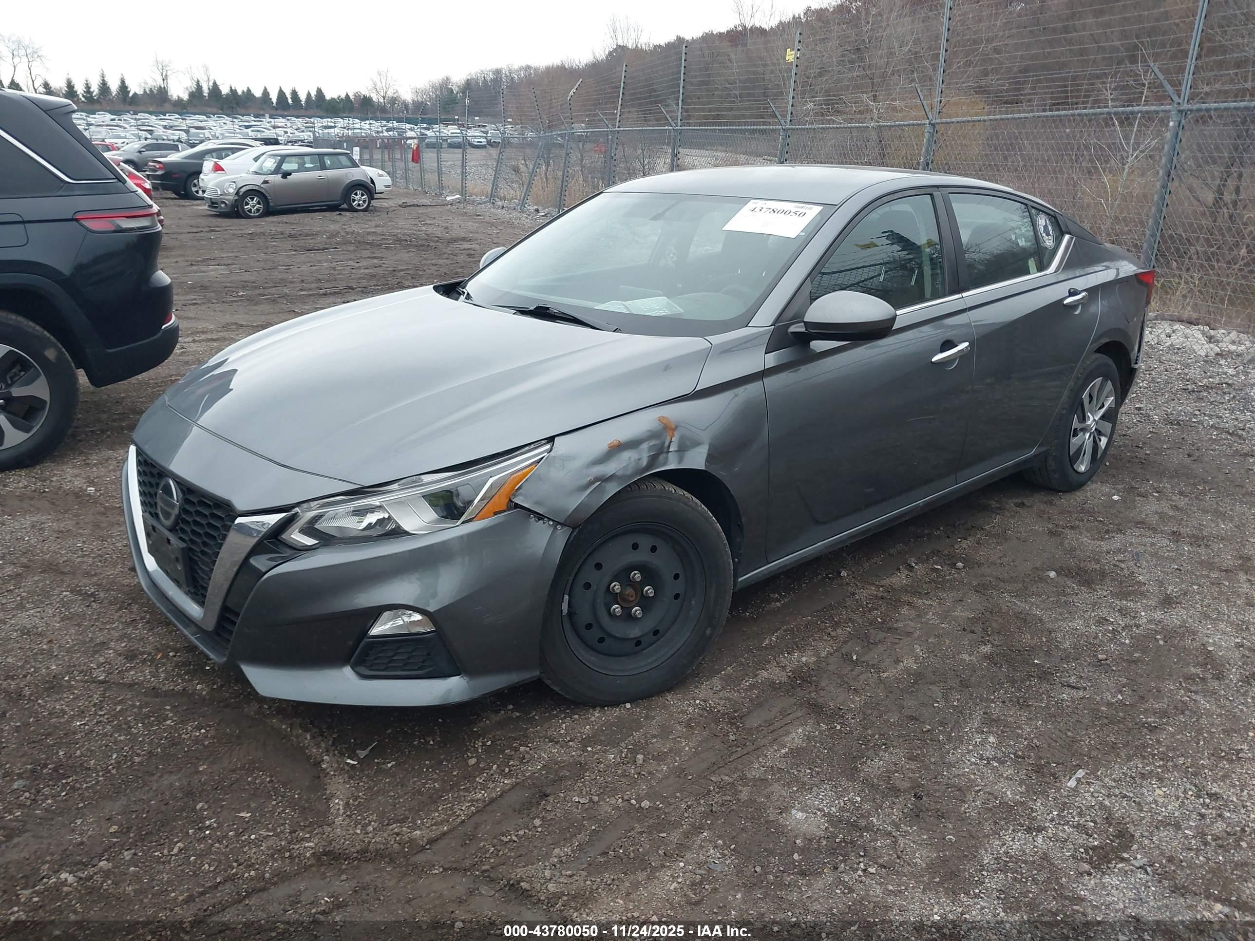NISSAN ALTIMA image 2