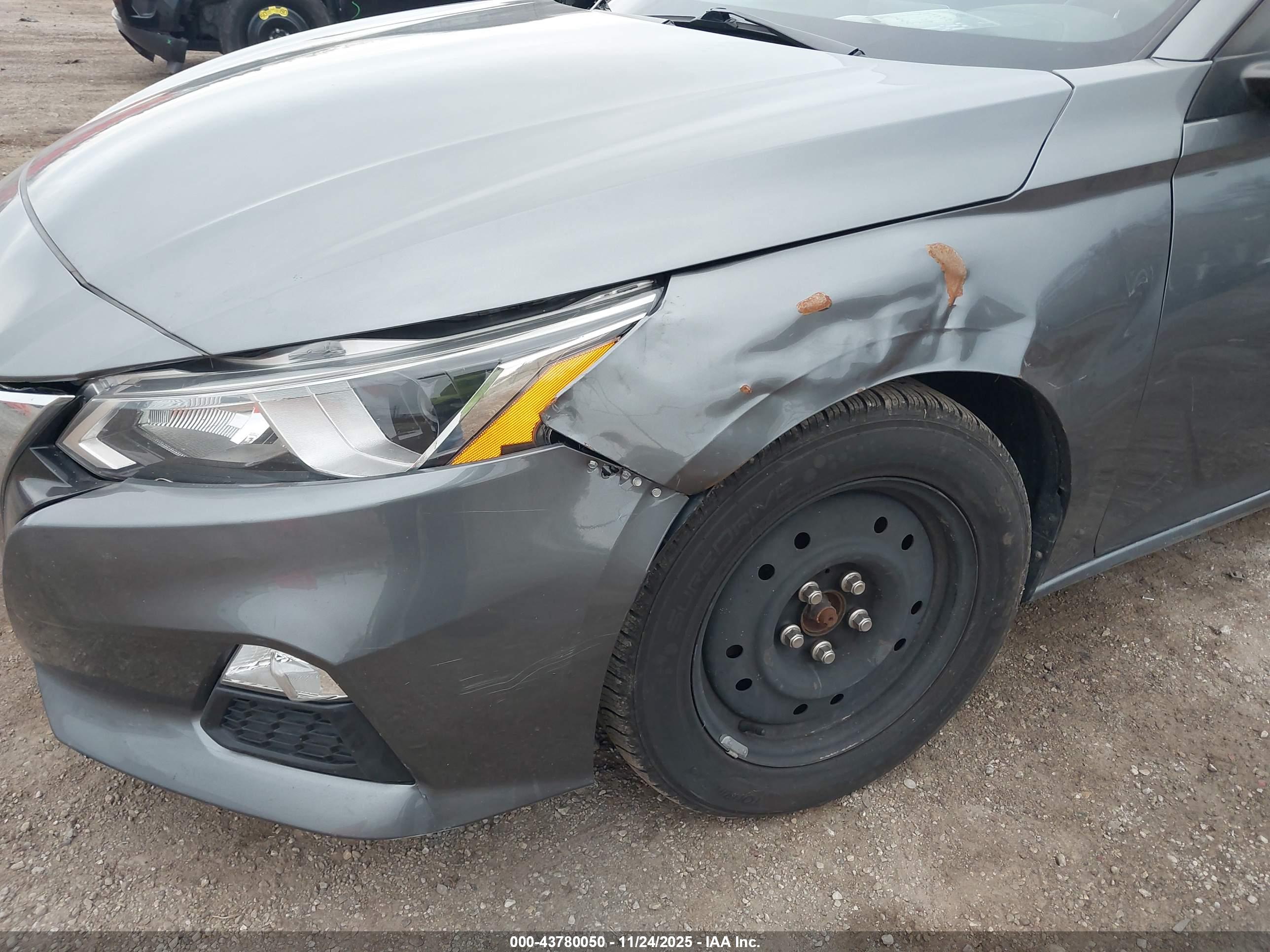 NISSAN ALTIMA image 6
