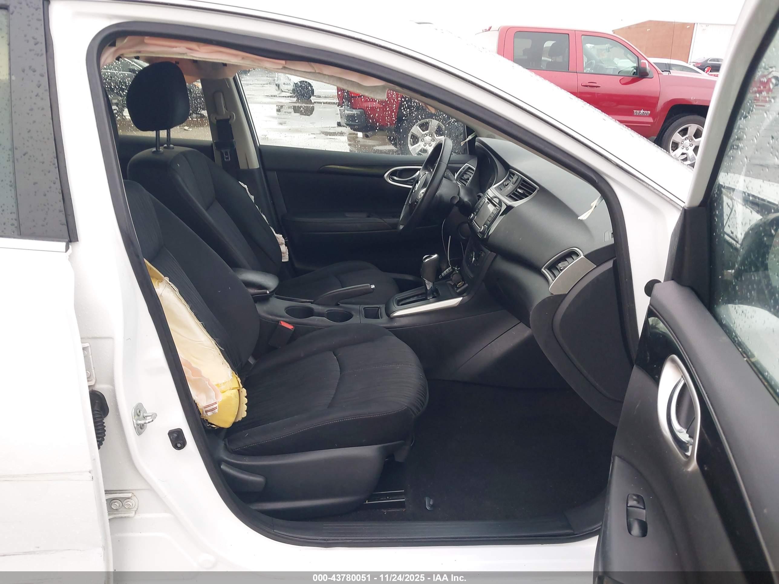 NISSAN SENTRA image 5
