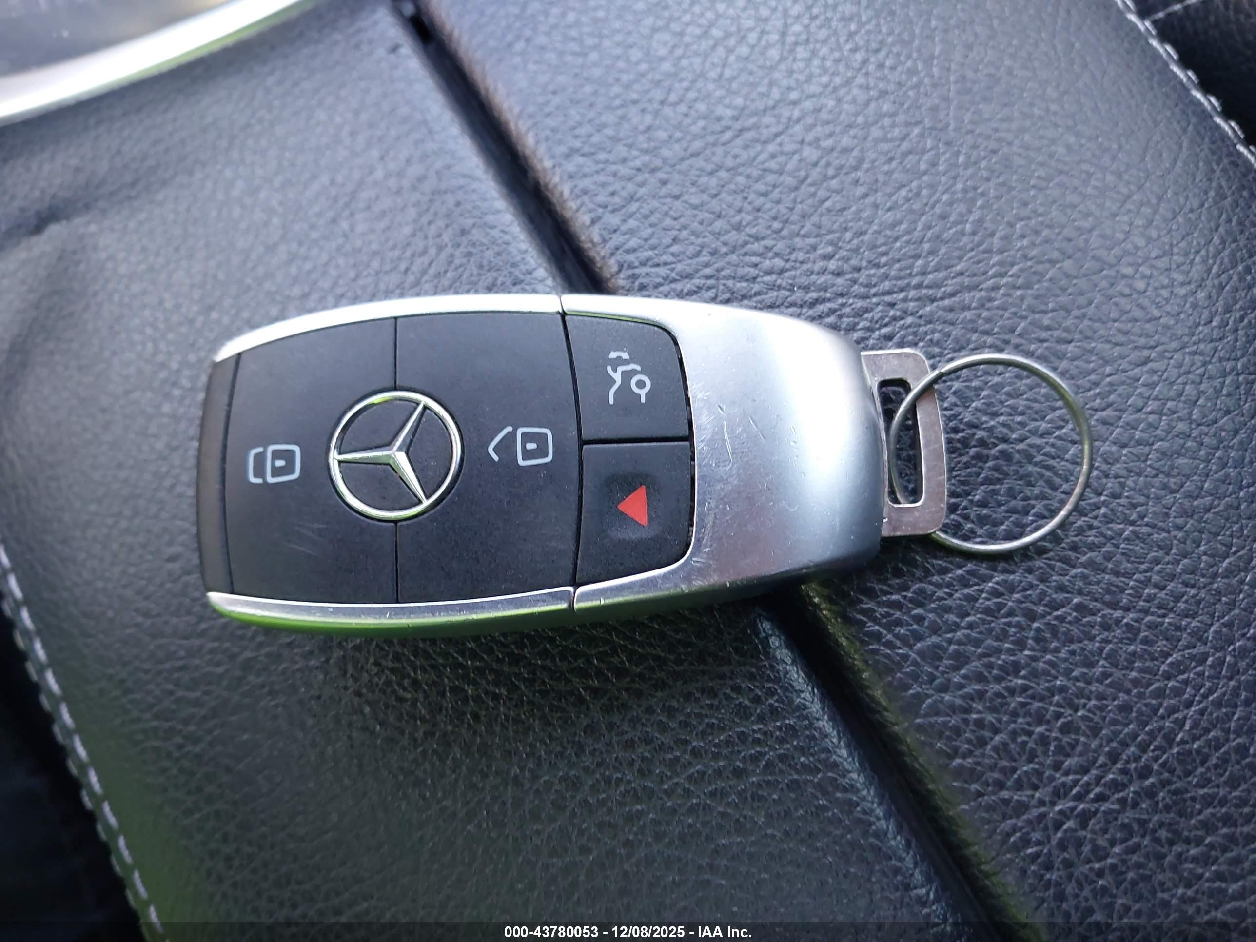 MERCEDES-BENZ C image 11