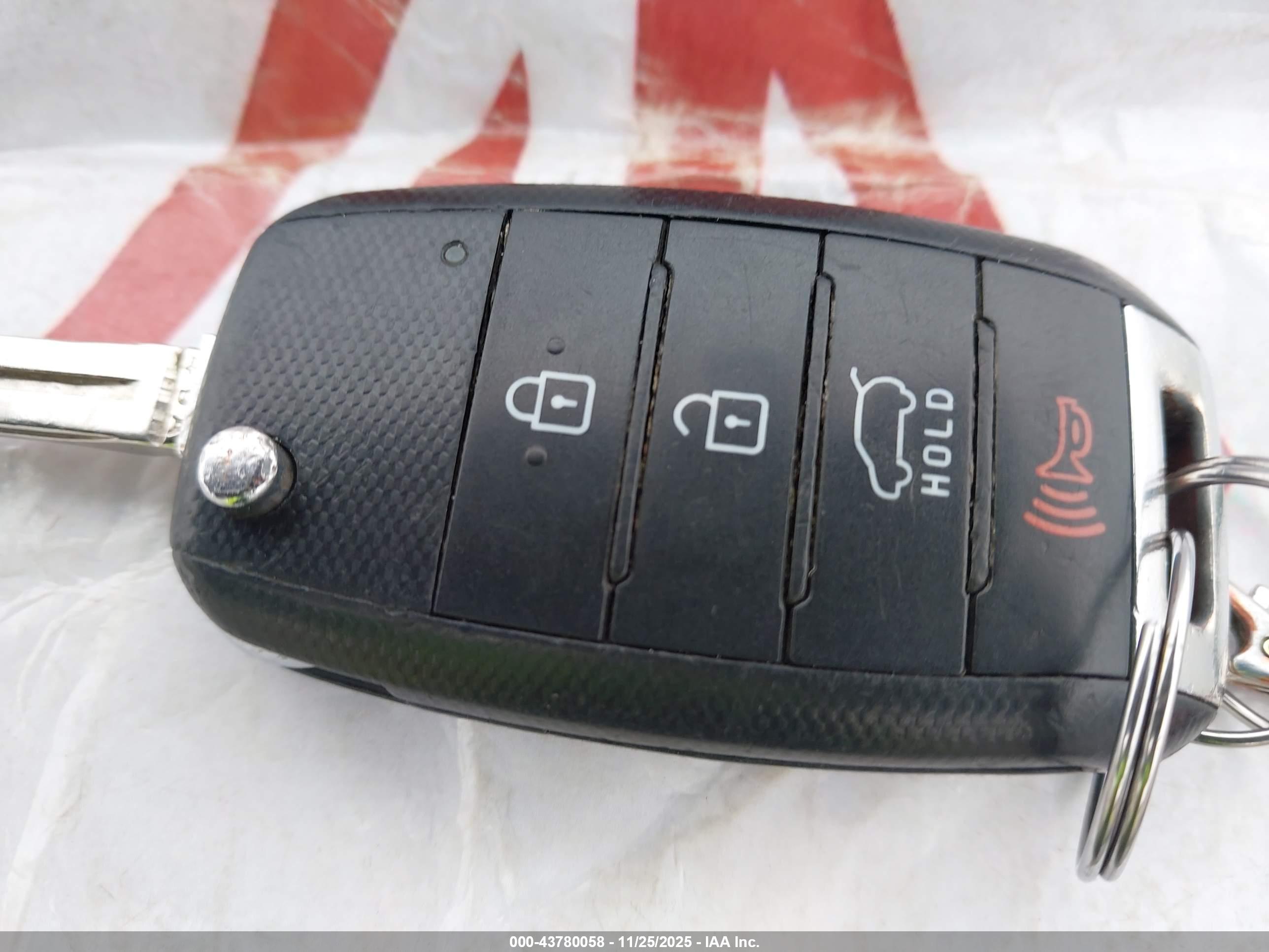 KIA SPORTAGE image 11