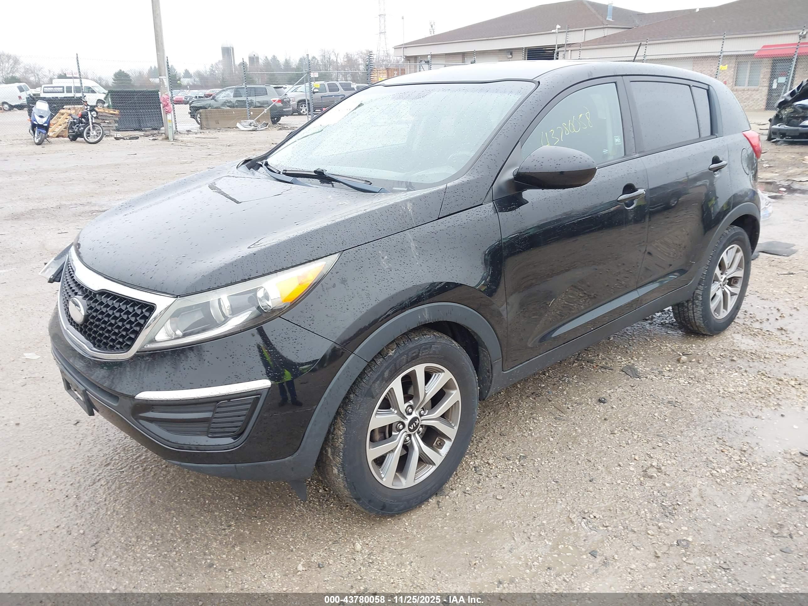 KIA SPORTAGE image 2