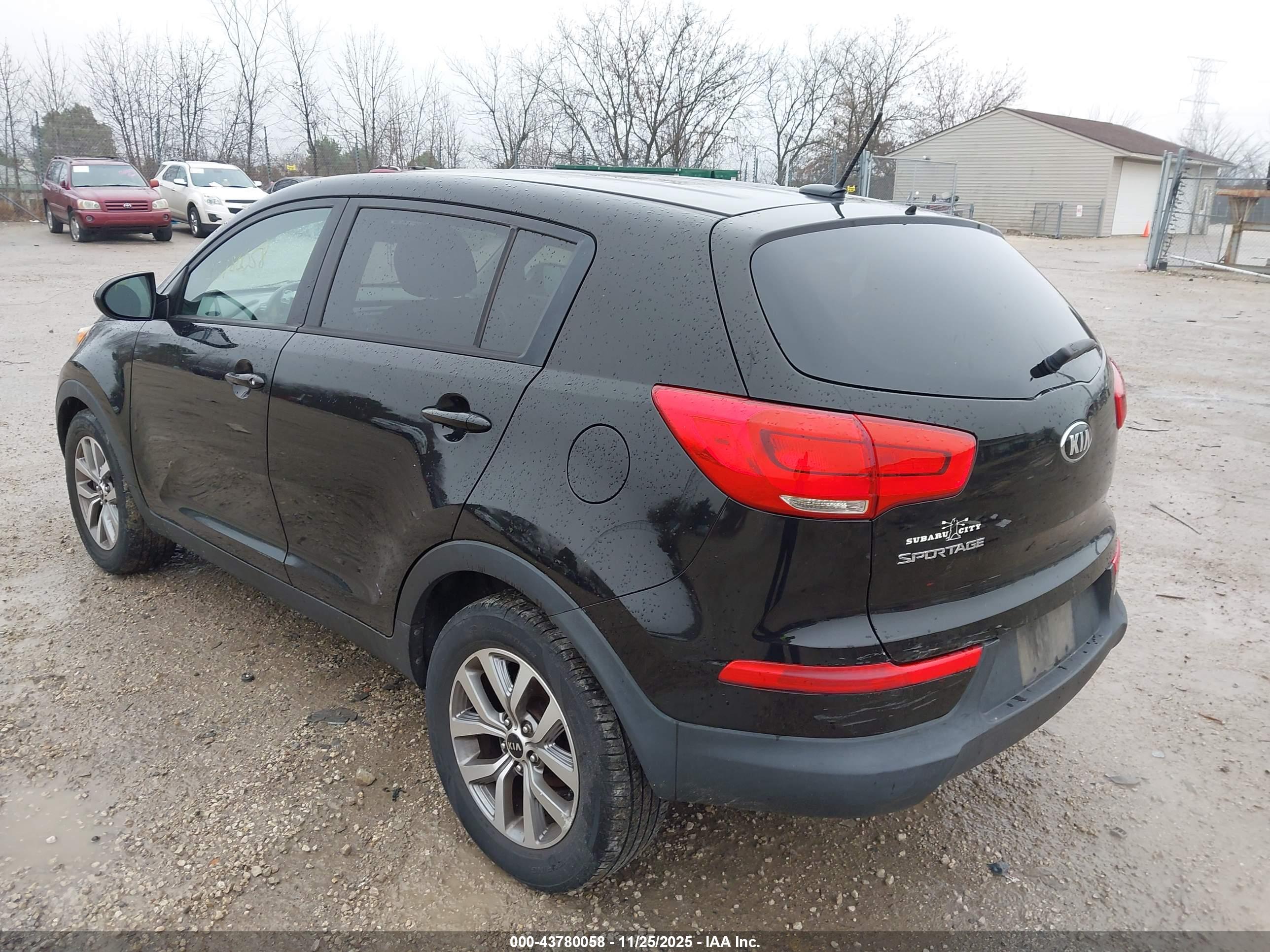 KIA SPORTAGE image 3