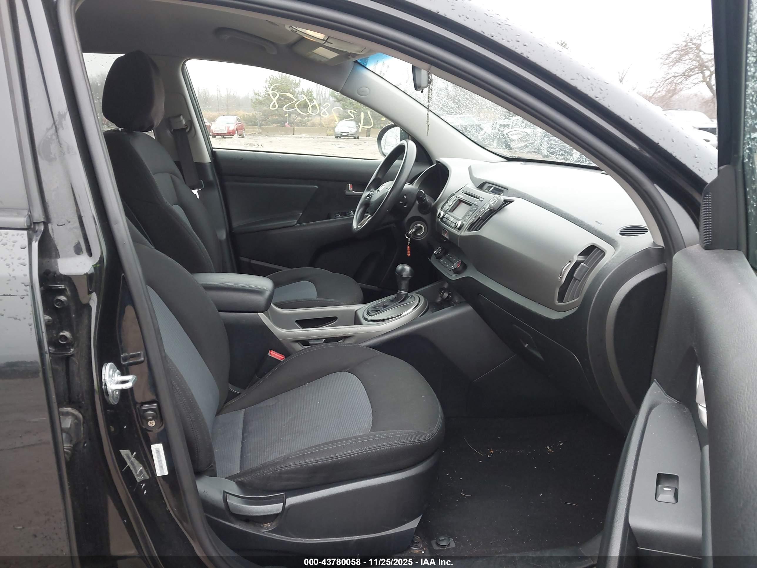 KIA SPORTAGE image 5
