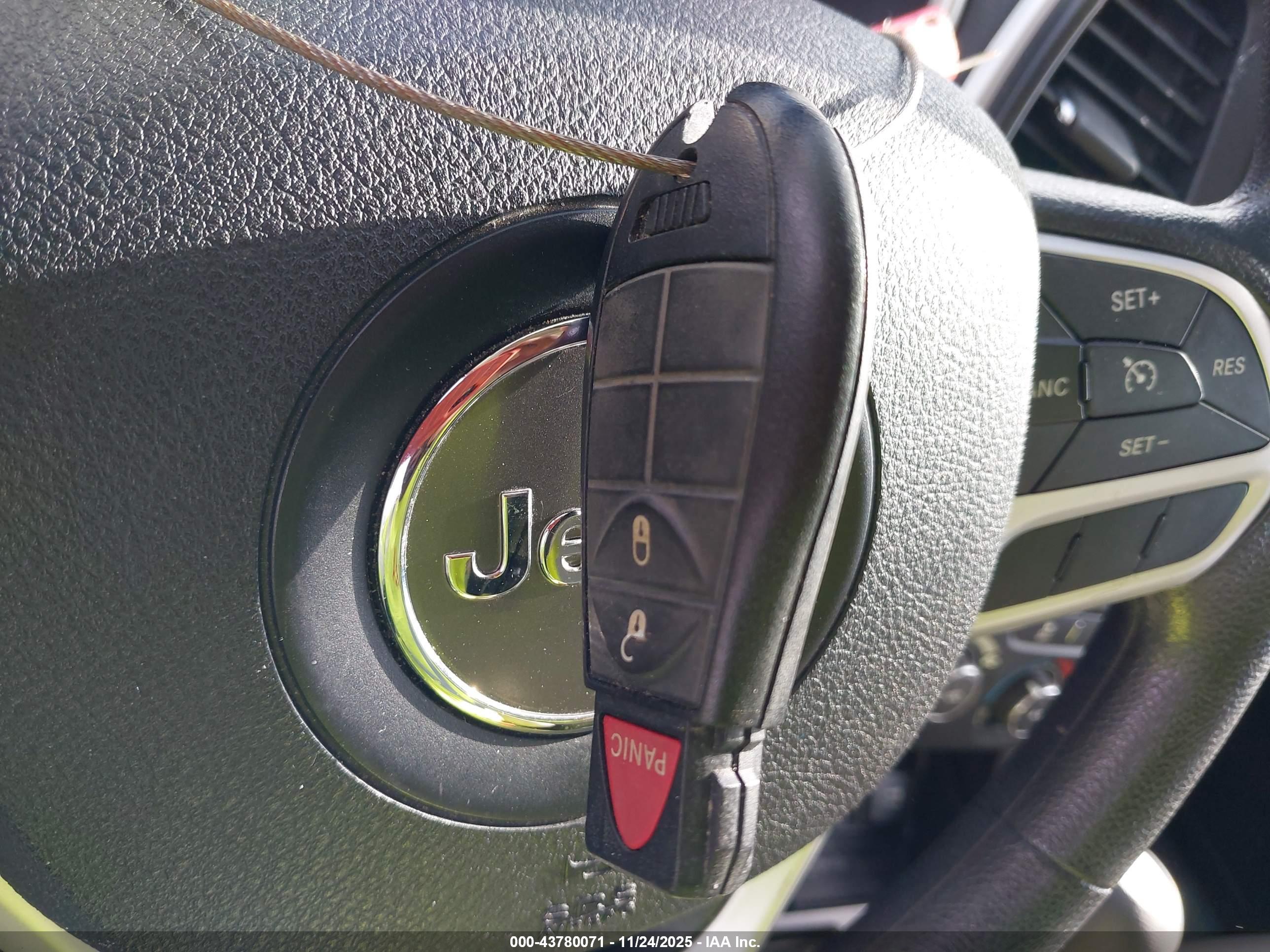 JEEP CHEROKEE image 11
