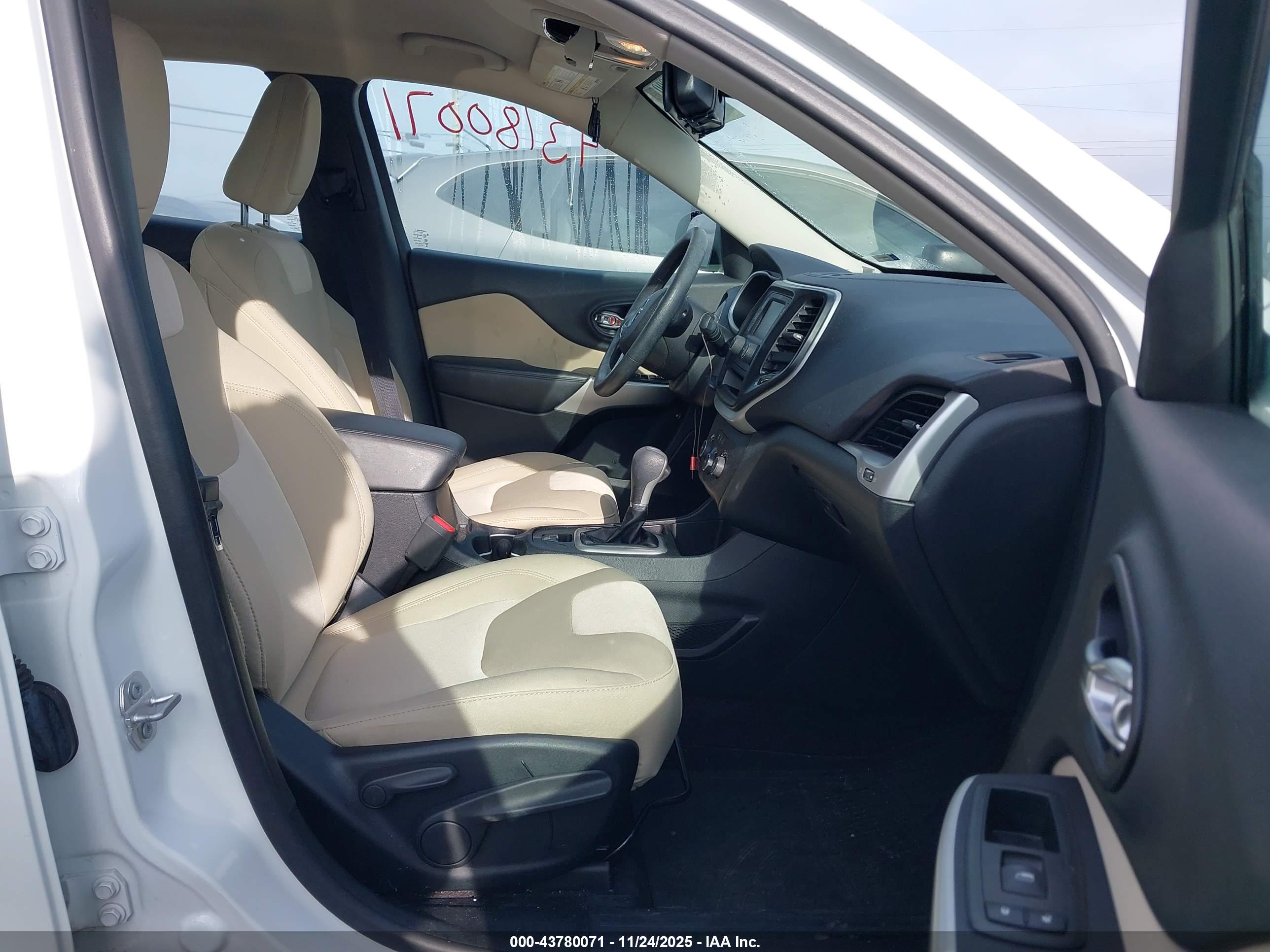 JEEP CHEROKEE image 5