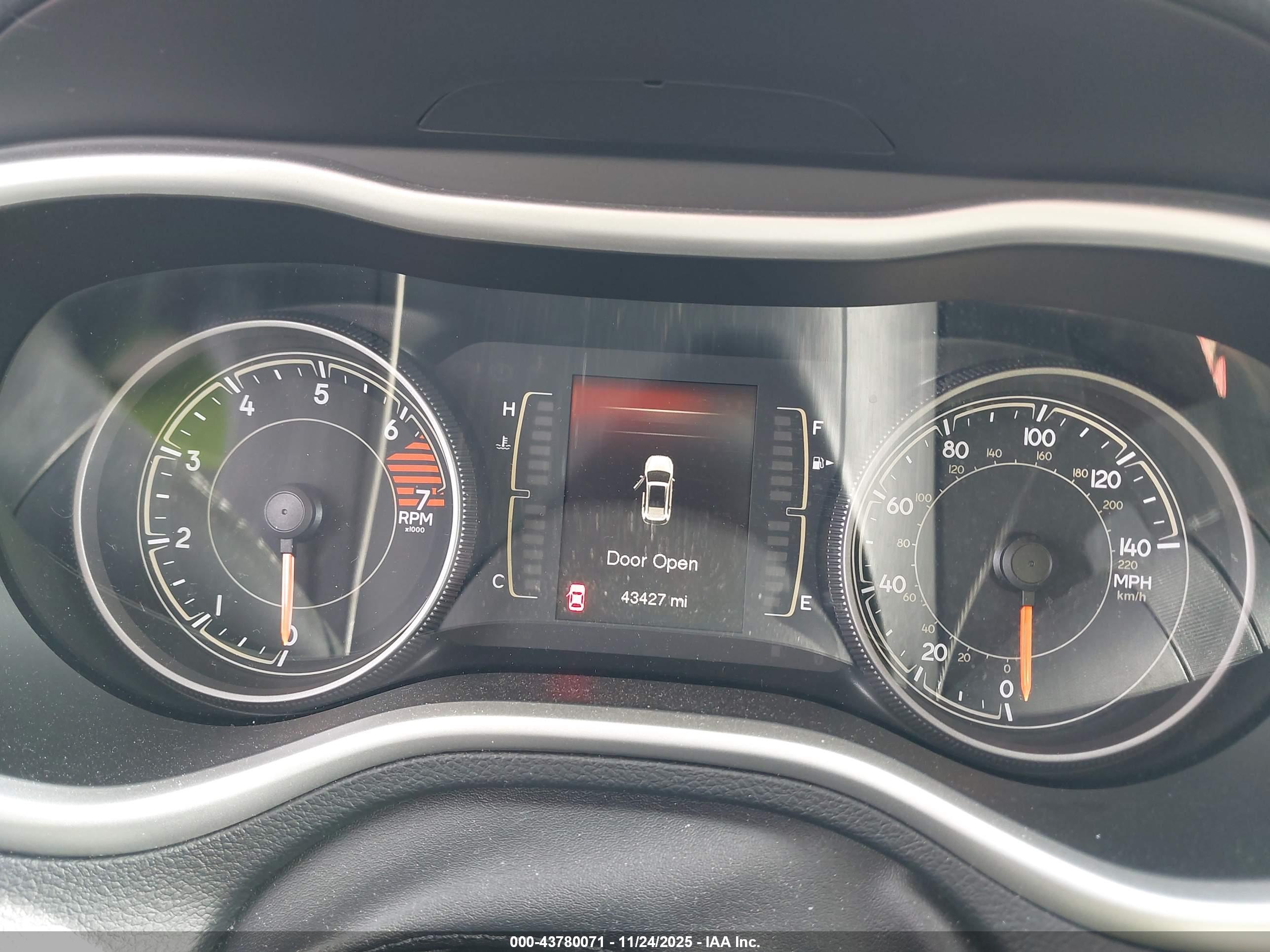 JEEP CHEROKEE image 7