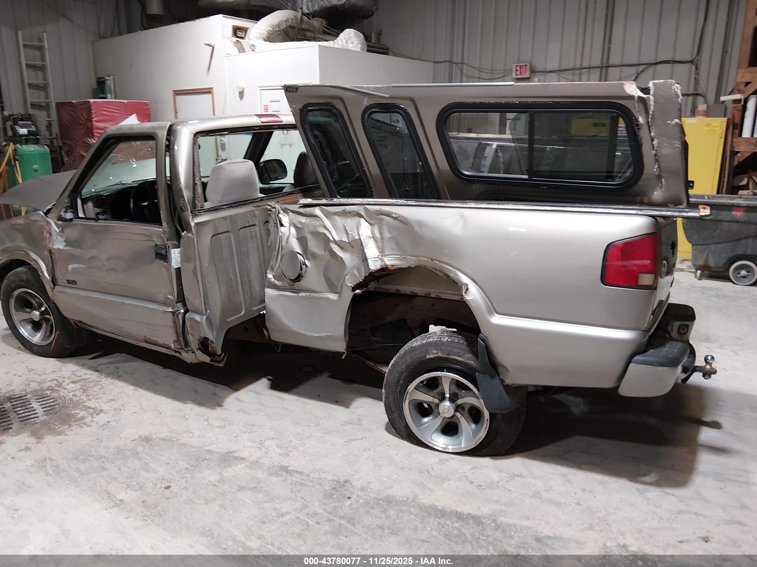 CHEVROLET S-10 image 3