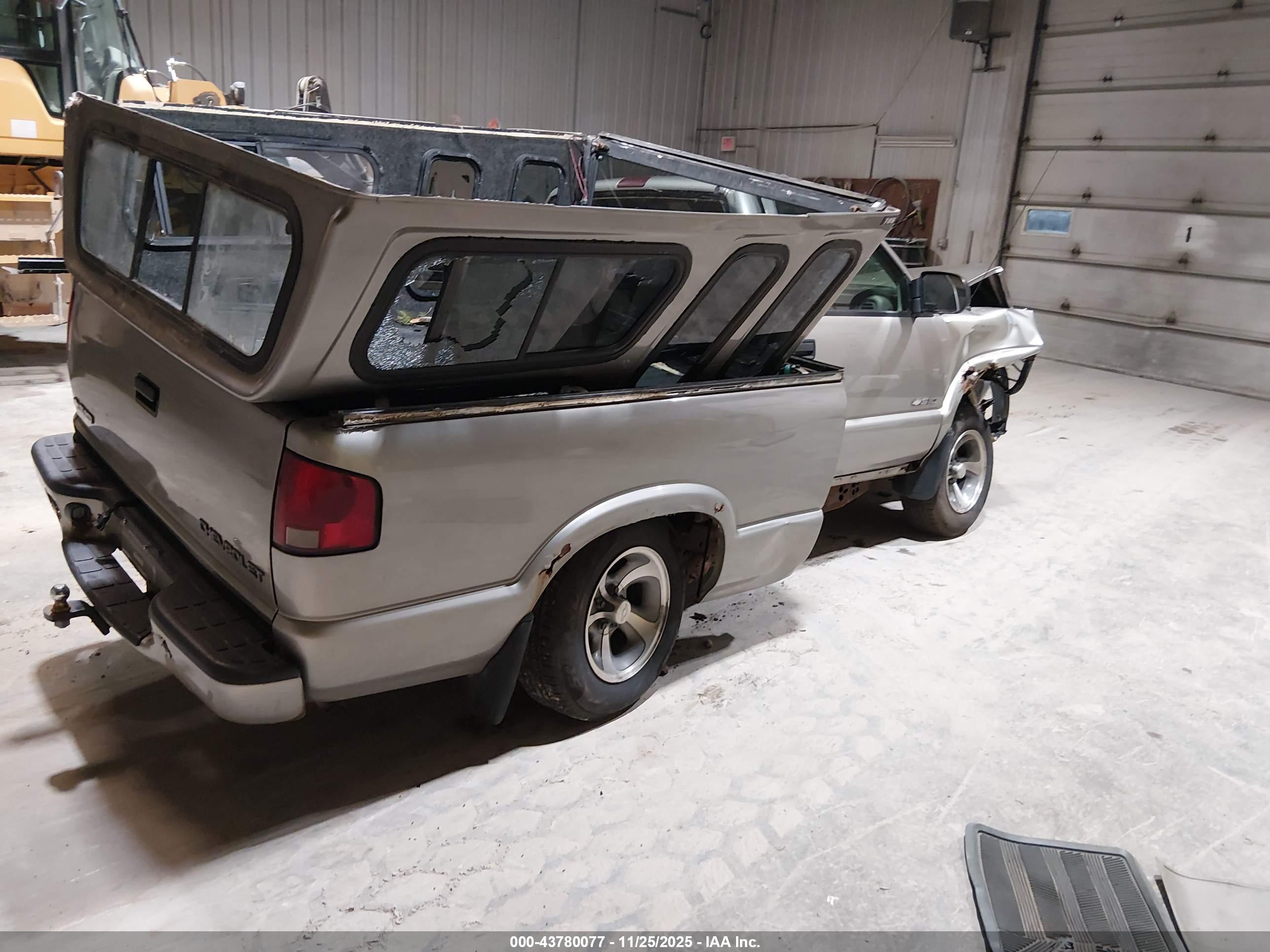 CHEVROLET S-10 image 4