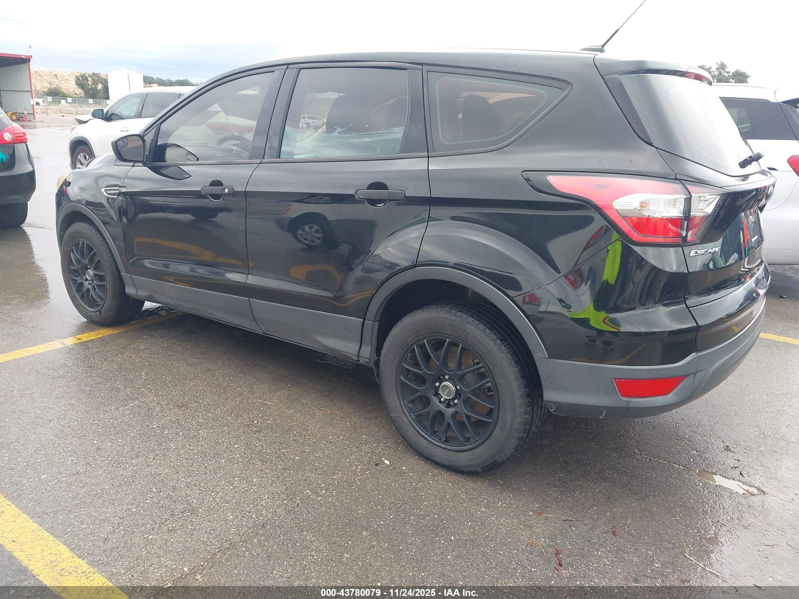 FORD ESCAPE image 3