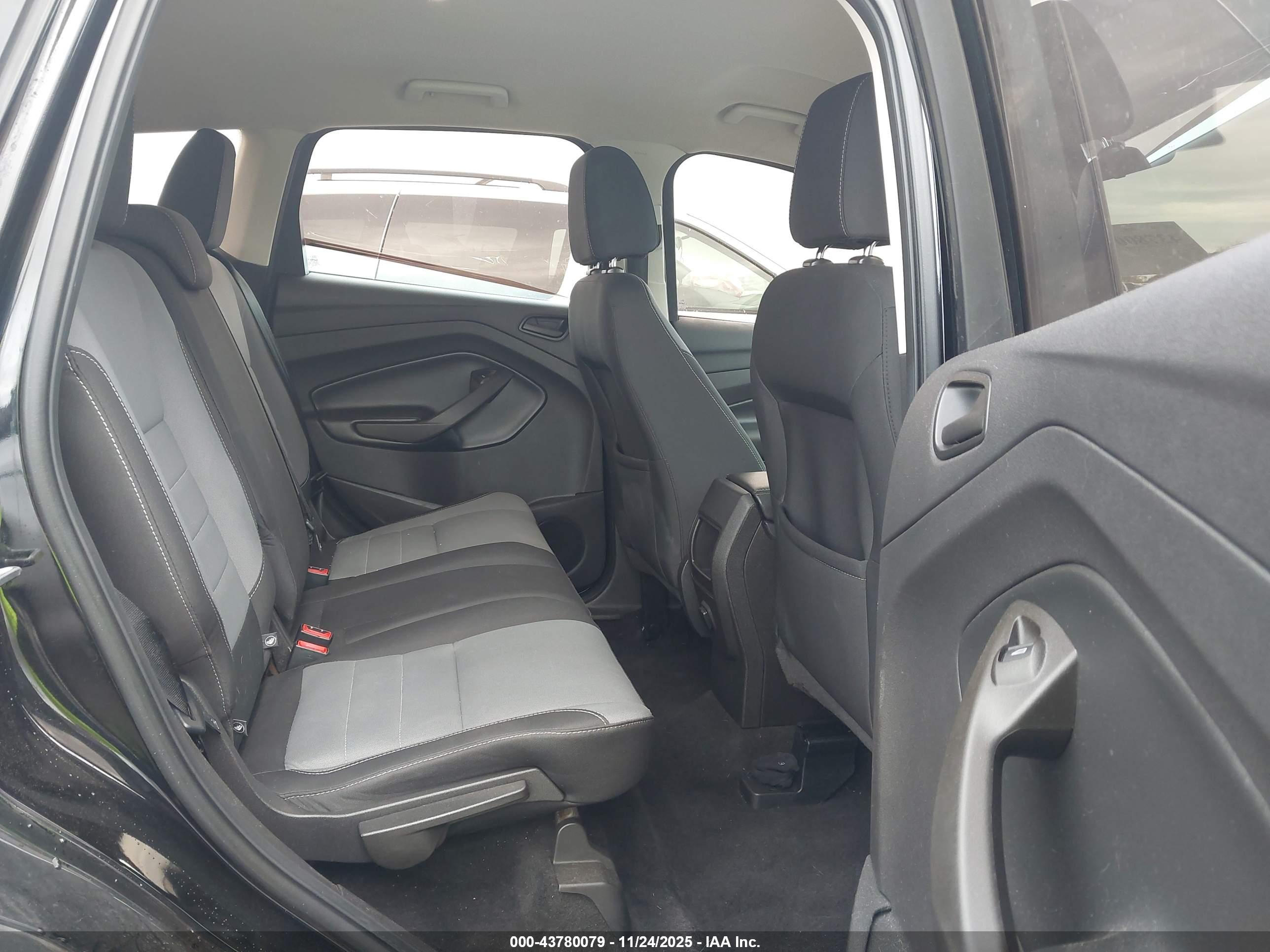 FORD ESCAPE image 8