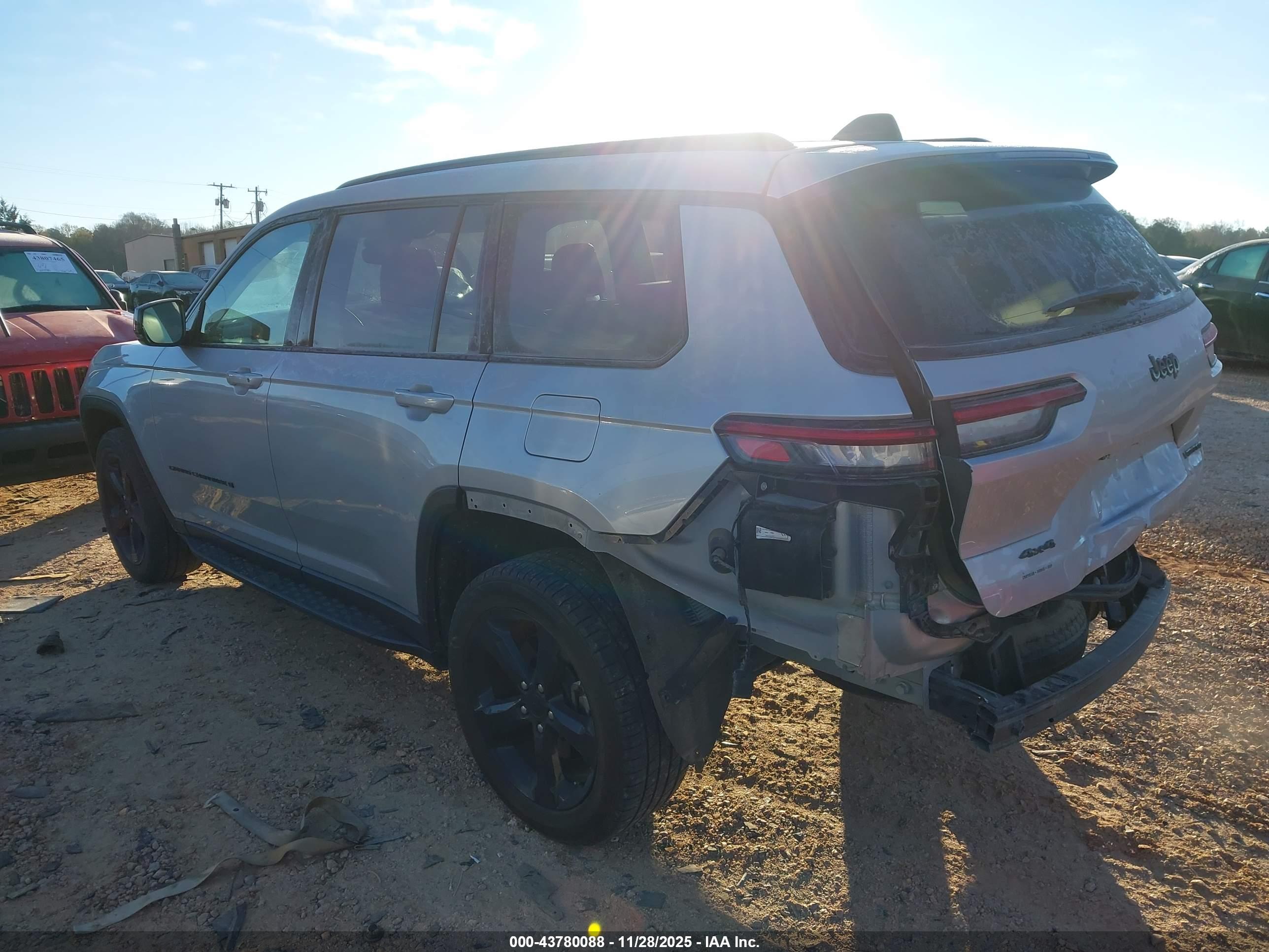 JEEP GRAND image 3
