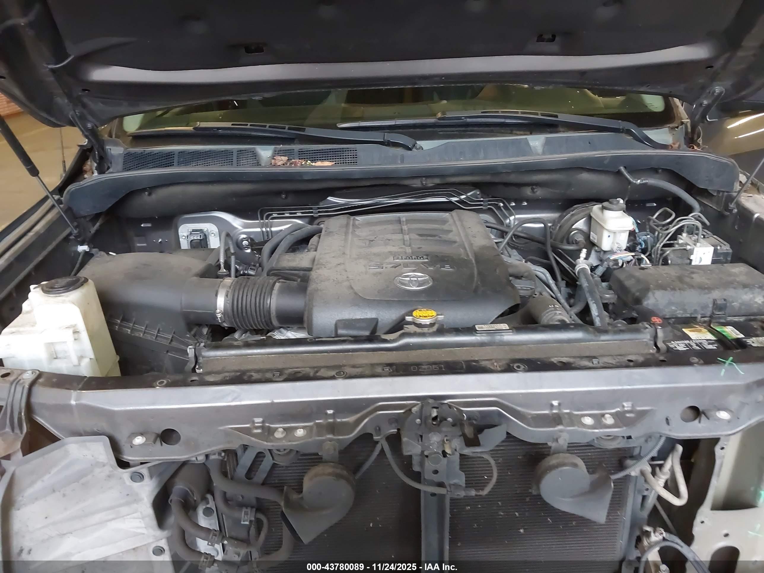 TOYOTA TUNDRA image 10
