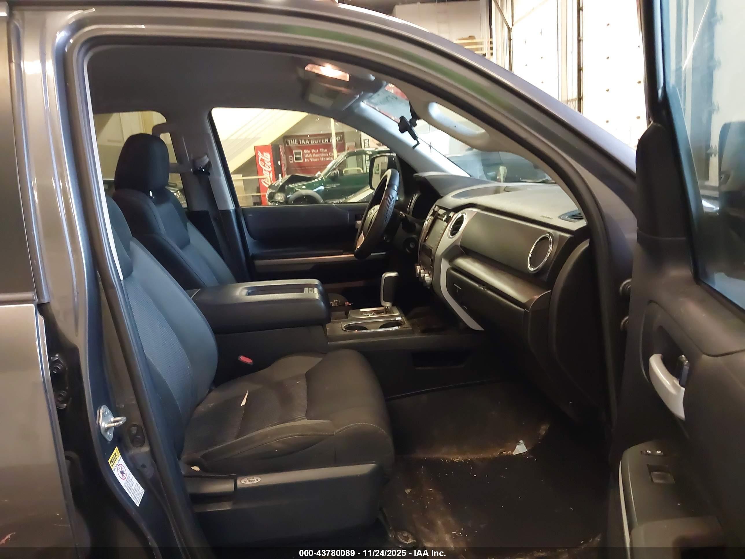 TOYOTA TUNDRA image 5