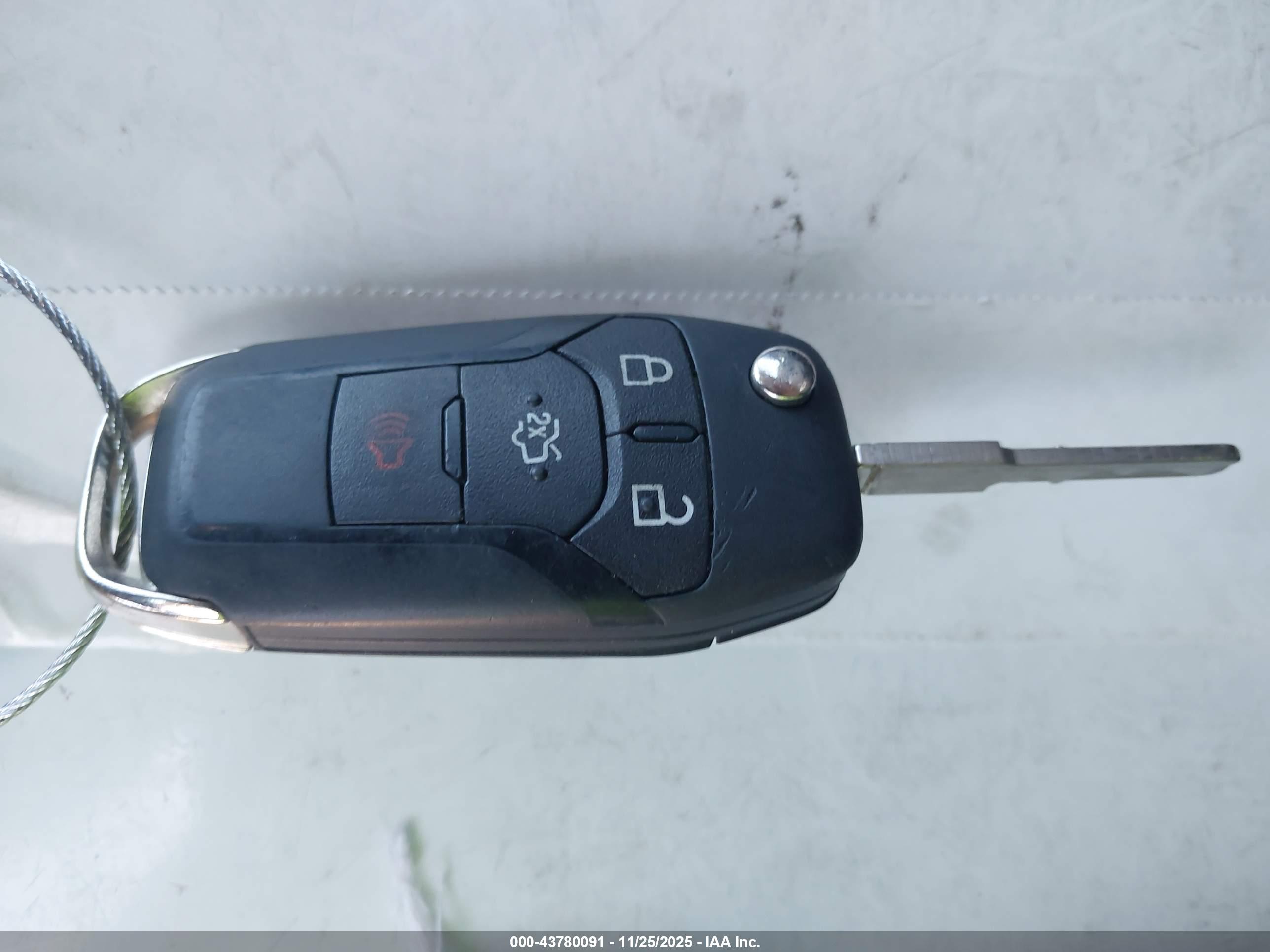 FORD FUSION image 11