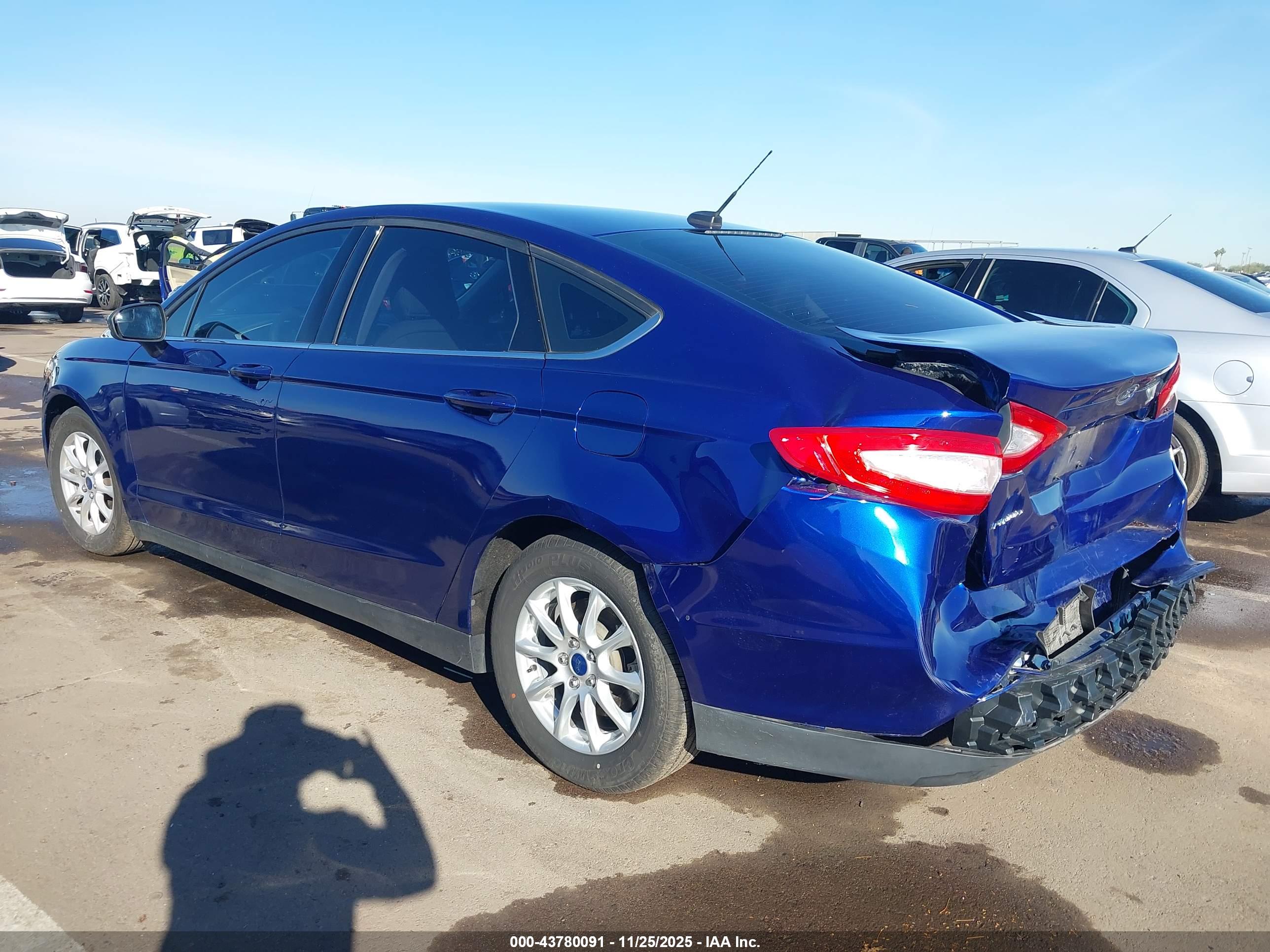 FORD FUSION image 3