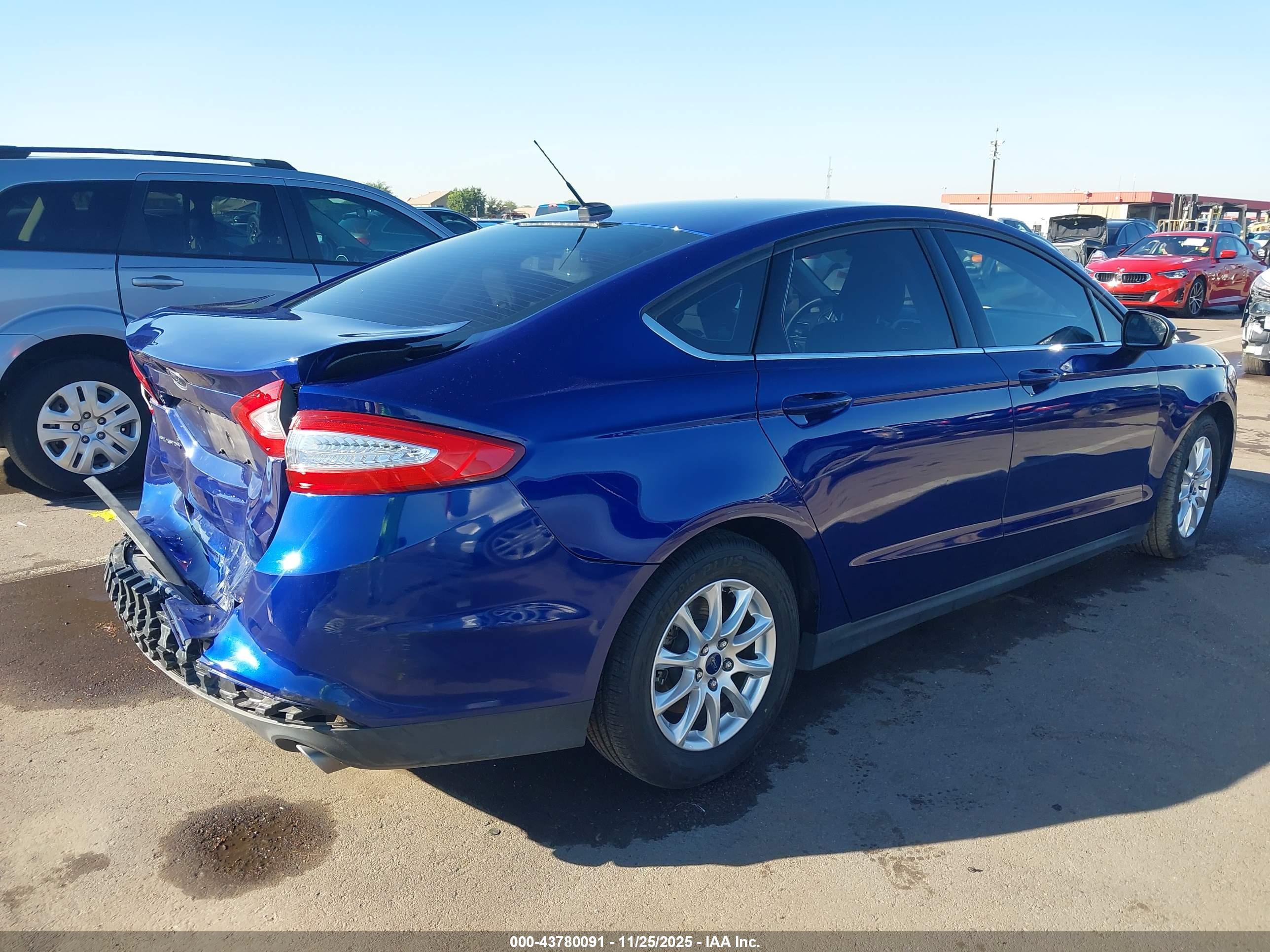FORD FUSION image 4