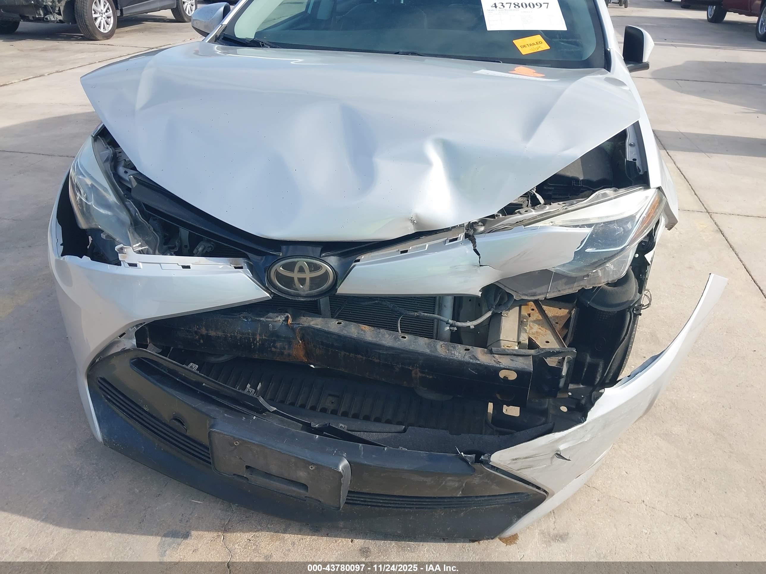TOYOTA COROLLA image 6