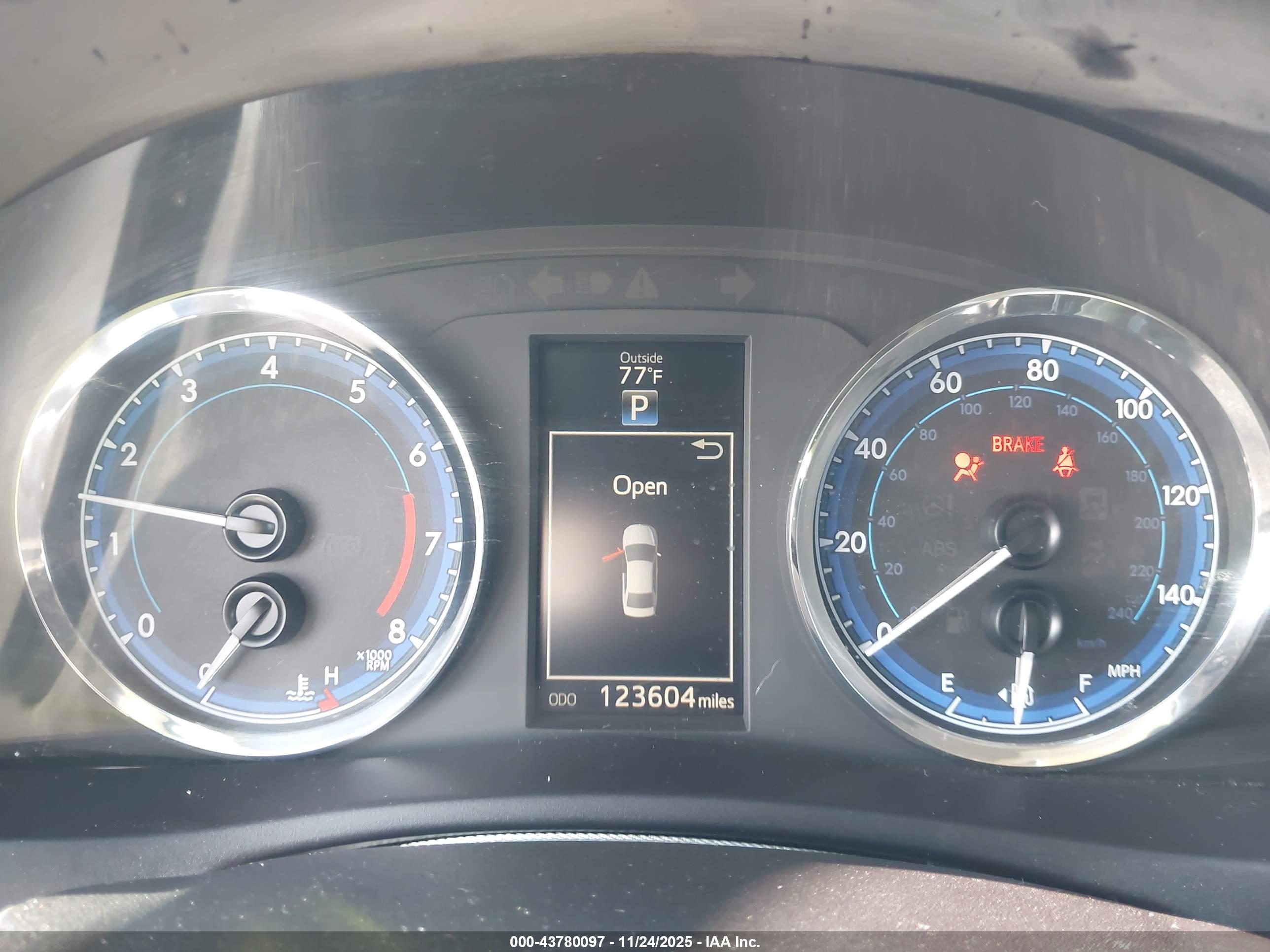 TOYOTA COROLLA image 7