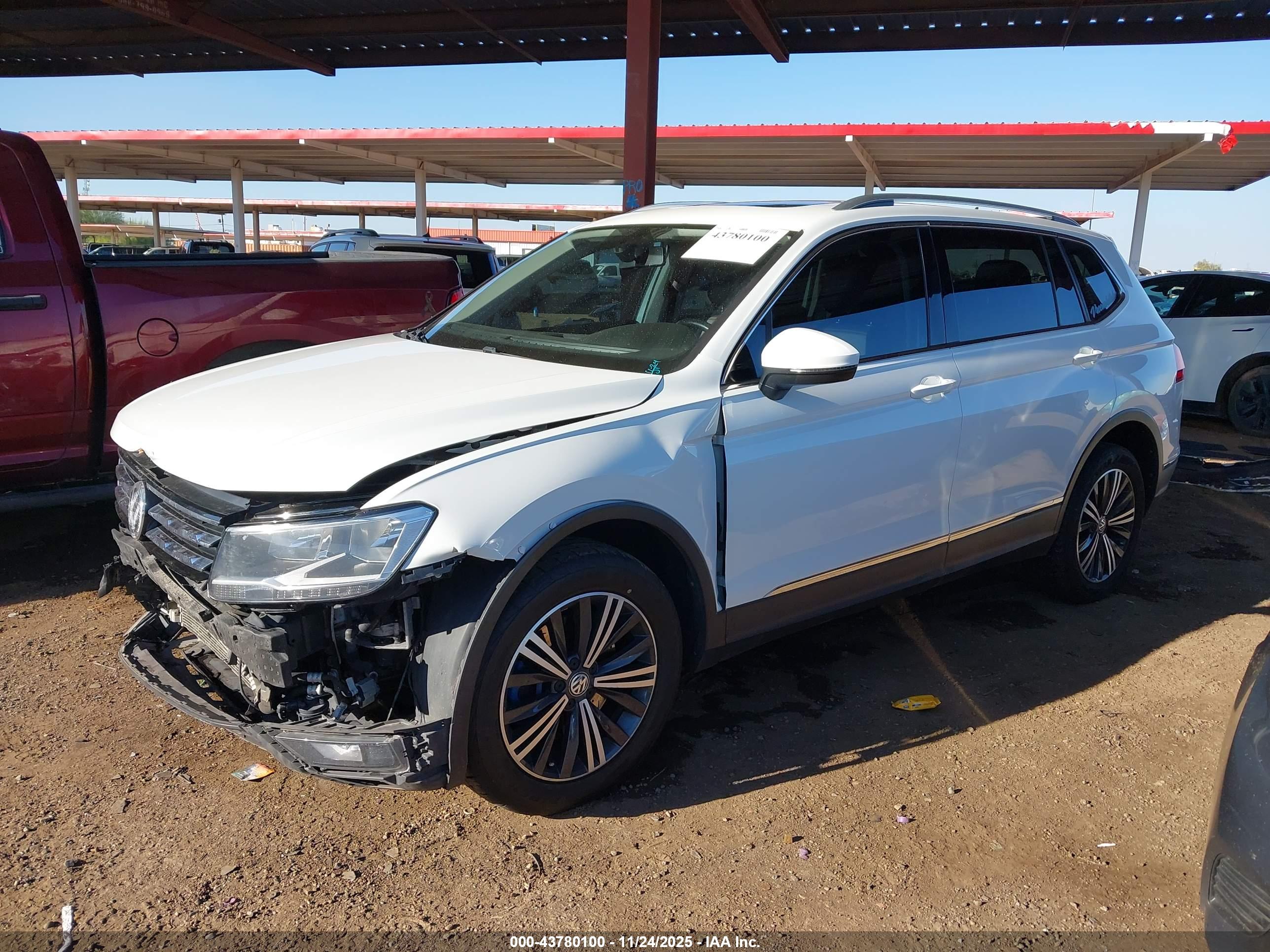 VOLKSWAGEN TIGUAN image 6