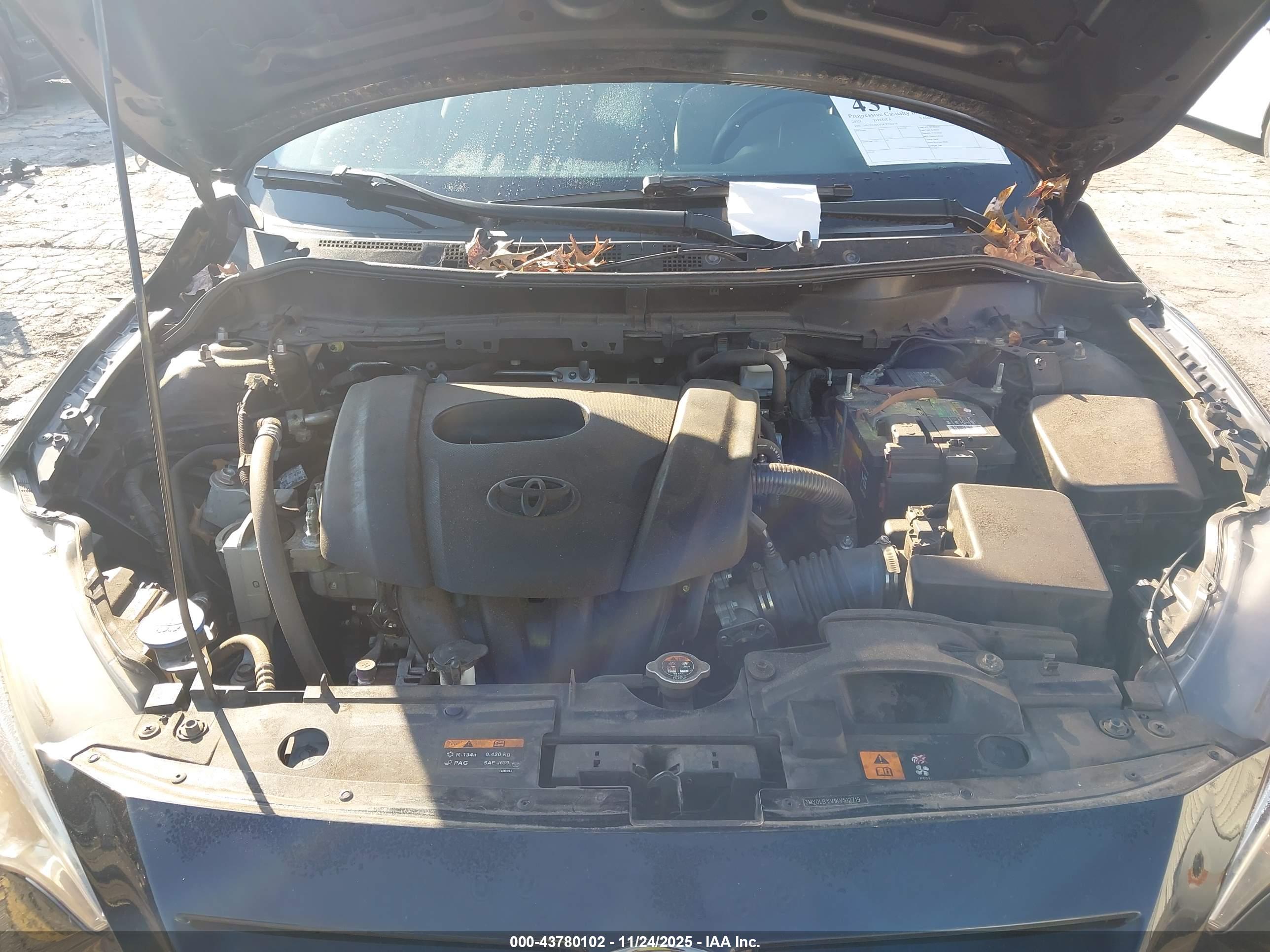 TOYOTA YARIS image 10
