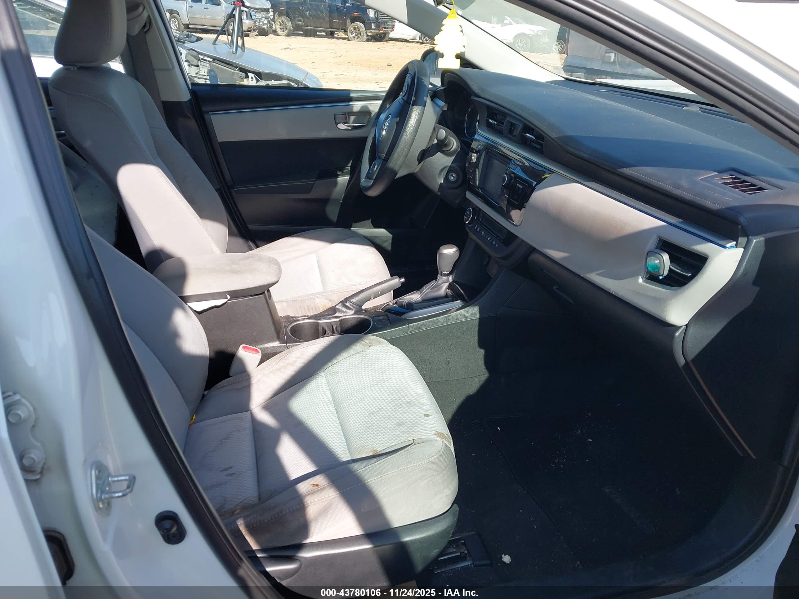 TOYOTA COROLLA image 5