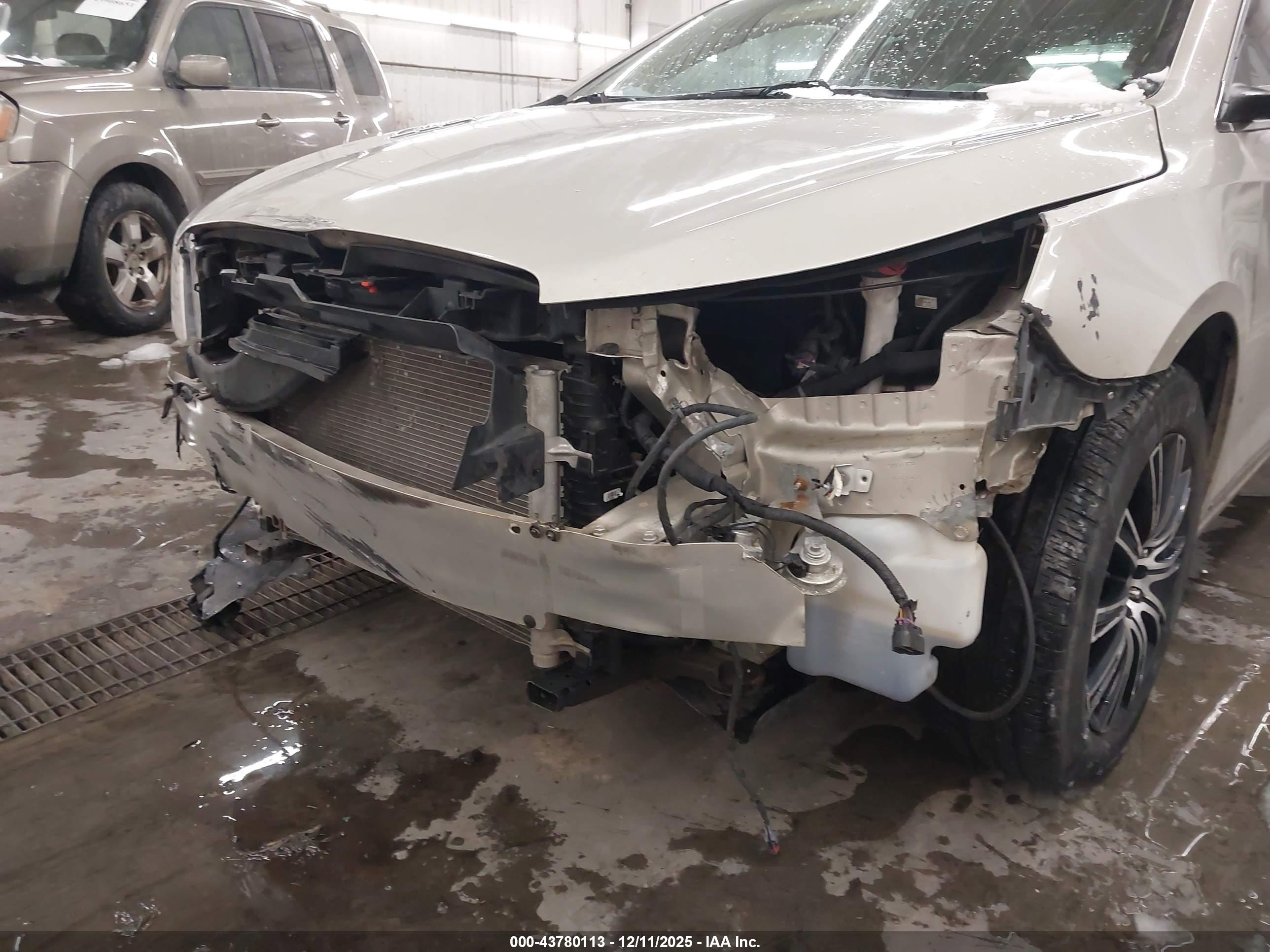 BUICK LACROSSE image 6