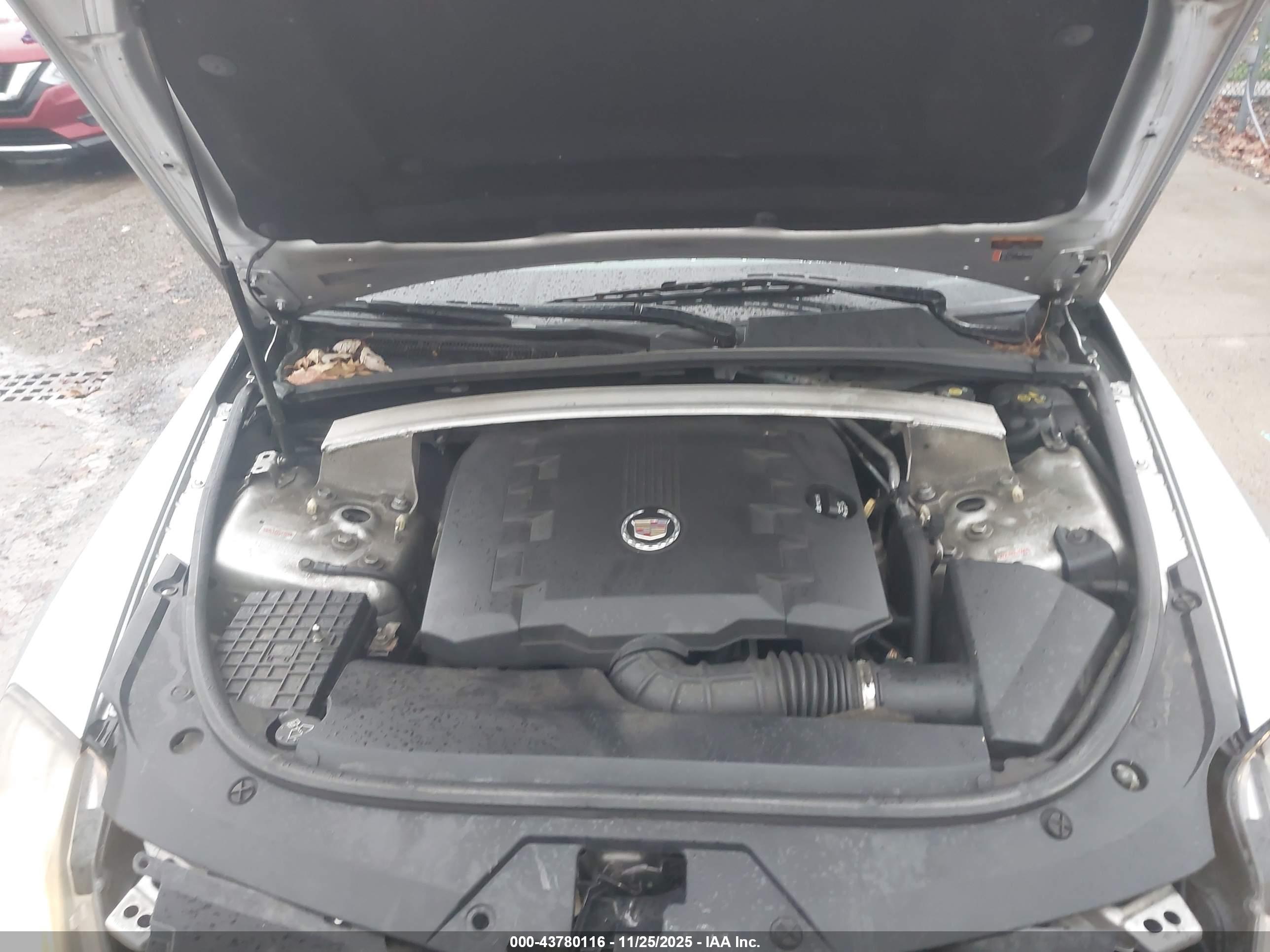 CADILLAC CTS image 10