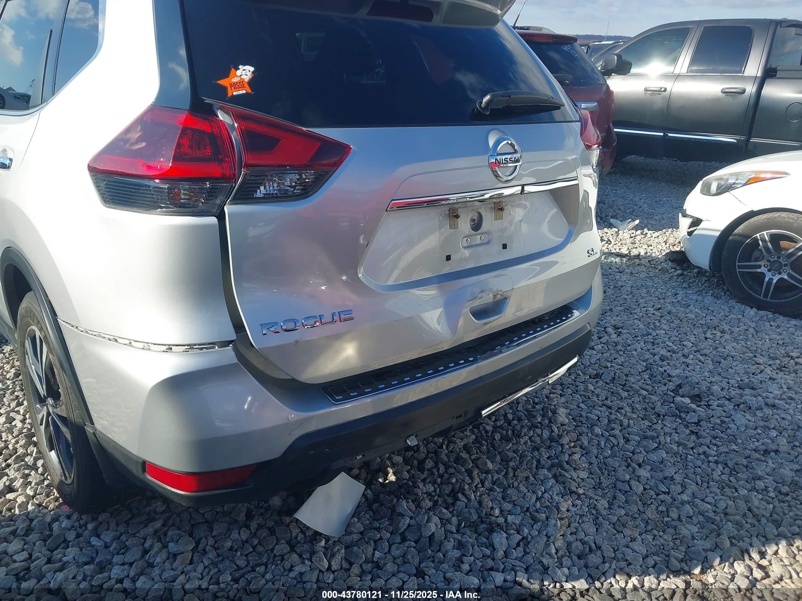 NISSAN ROGUE image 6