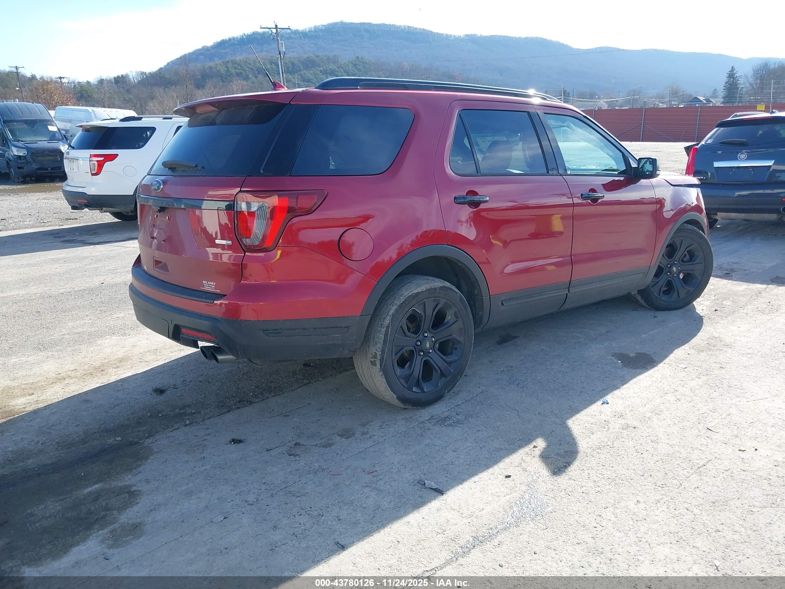 FORD EXPLORER image 4