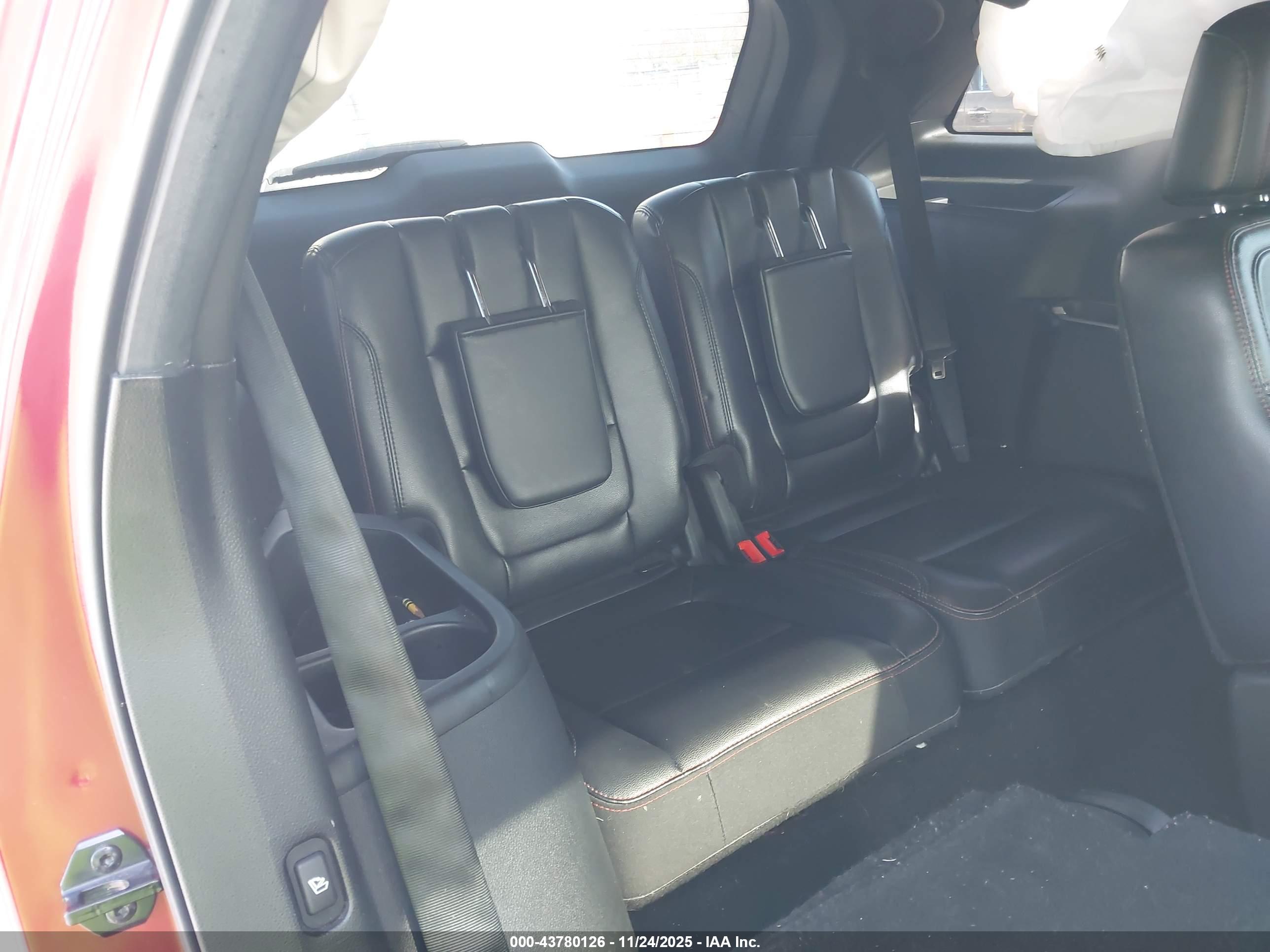 FORD EXPLORER image 8