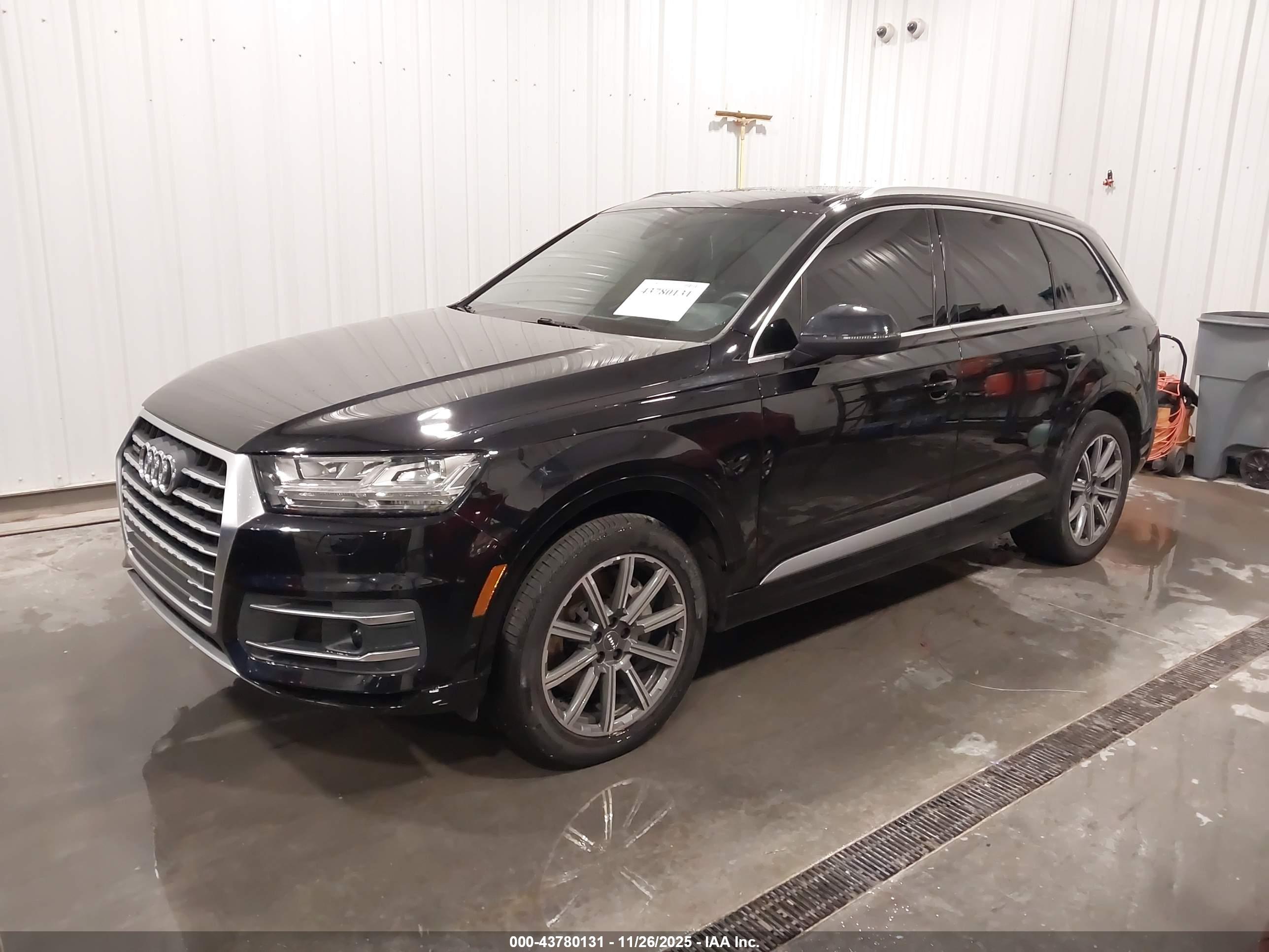 AUDI Q7 image 2